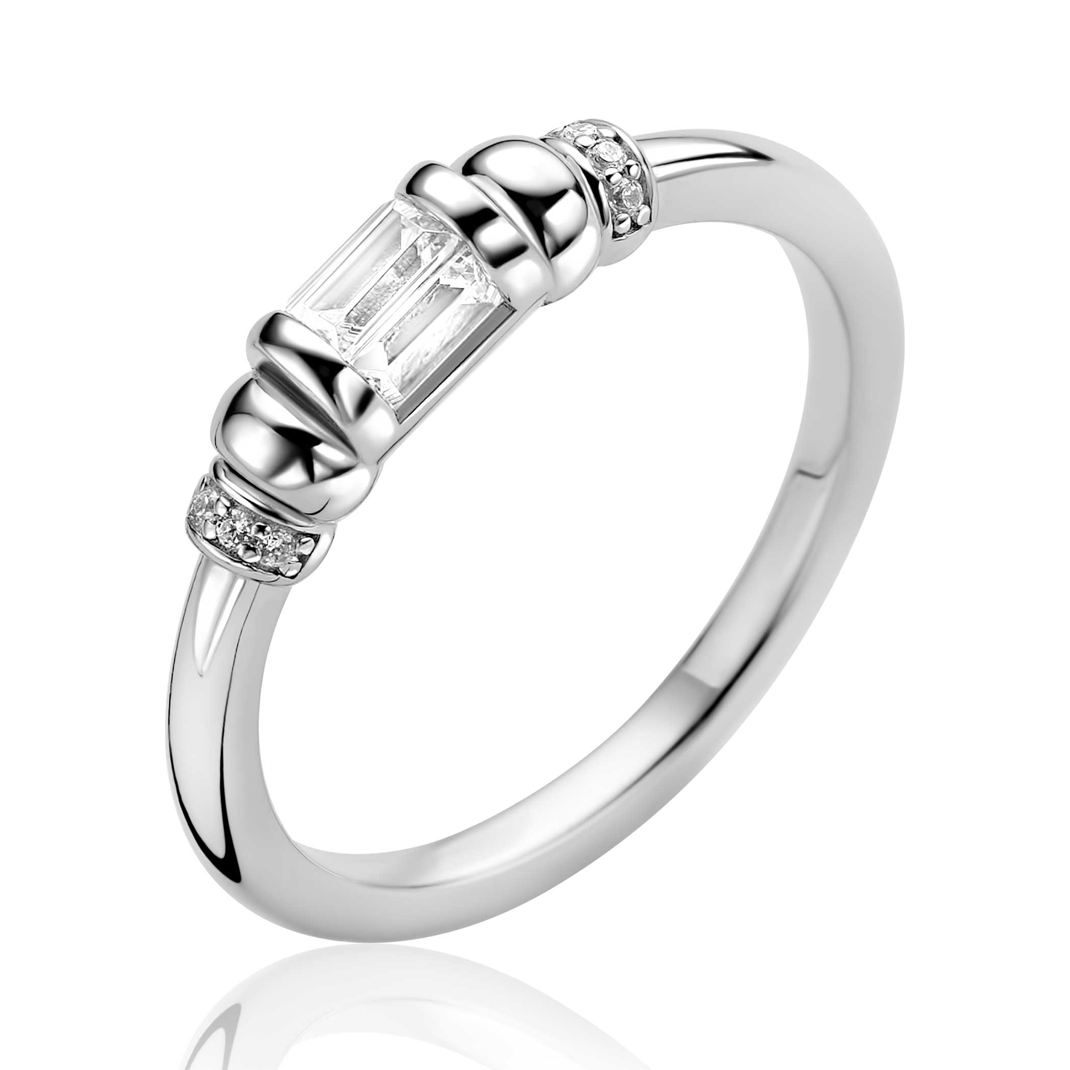 De ZINZI RING ZIR2812-54 is een elegante zilveren ring met een ringsmaat van 54 en een breedte van 4 mm. Zonder glans is het een subtiele toevoeging aan je sieradencollectie. Draag deze ring op zichzelf voor een minimalistische look of combineer met andere zilveren sieraden voor een chique uitstraling. Perfect voor dagelijks gebruik.