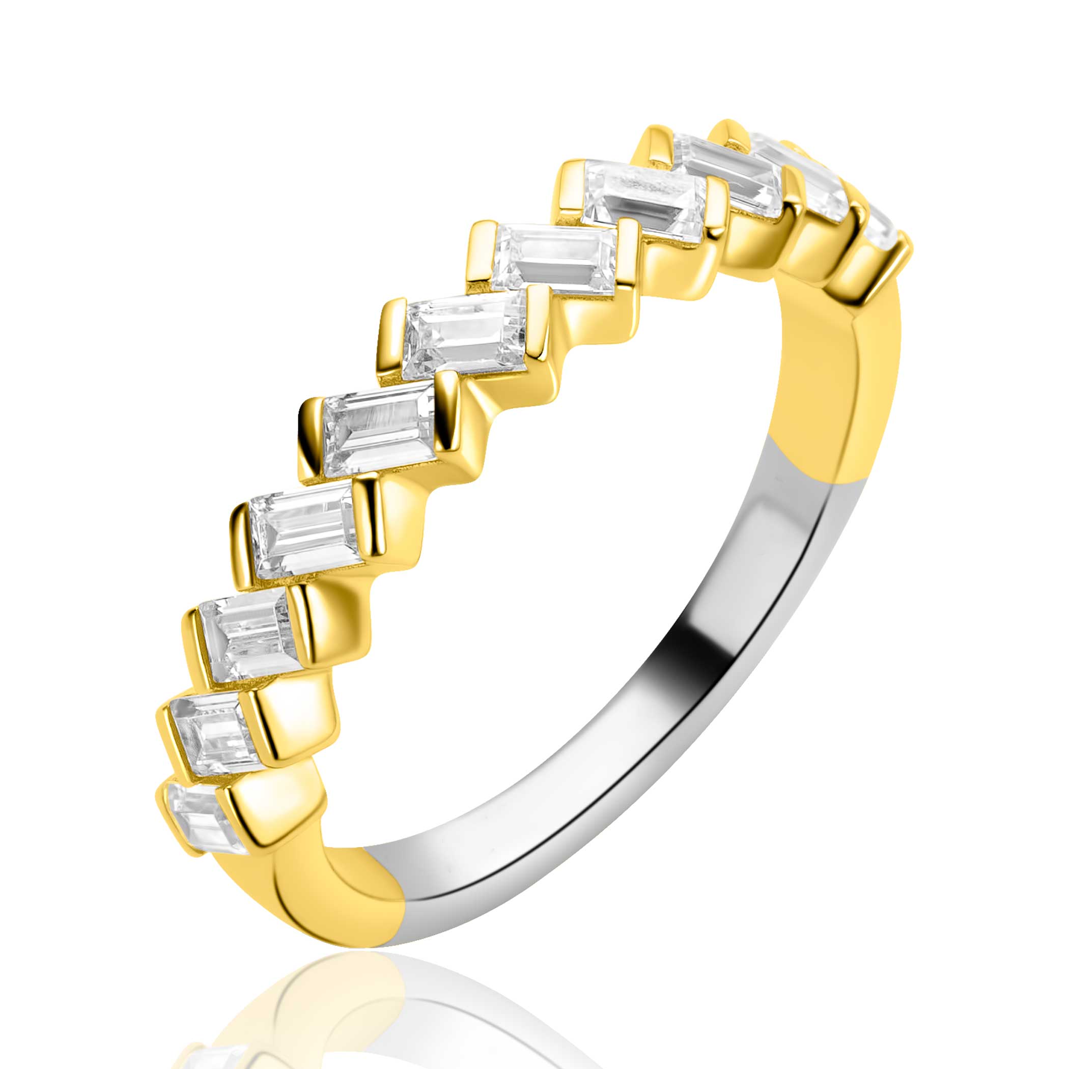 ZINZI goldplated zilveren ring bezet met baguette-geslepen zirkonia&rsquo;s in een modern lijnenspel ZIR2829