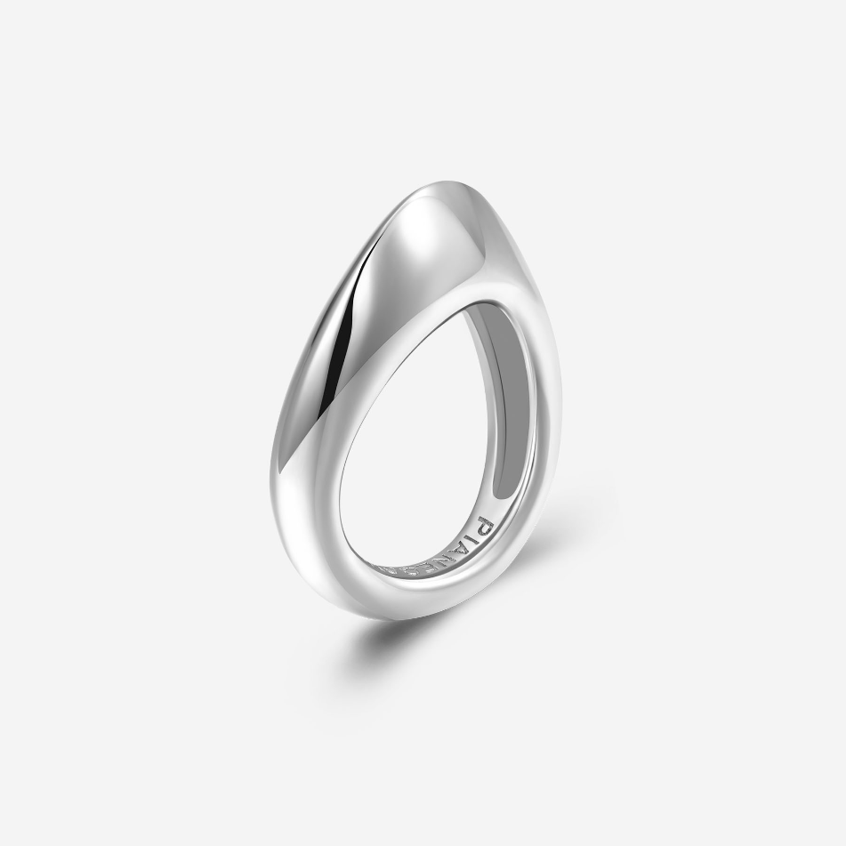 Details
Metals: 925&permil; Sterling silver
Collection: CONVERSUS
Discover the Conversus collection by Pianegonda, precious silver jewels with sinuous and soft lines, able to enhance the beauty of those who wear them at all times. The catalog includes bracelets, necklaces, earrings and rings, carefully crafted to offer the ultimate experience on every occasion. Discover the beauty and elegance of Pianegonda jewels.