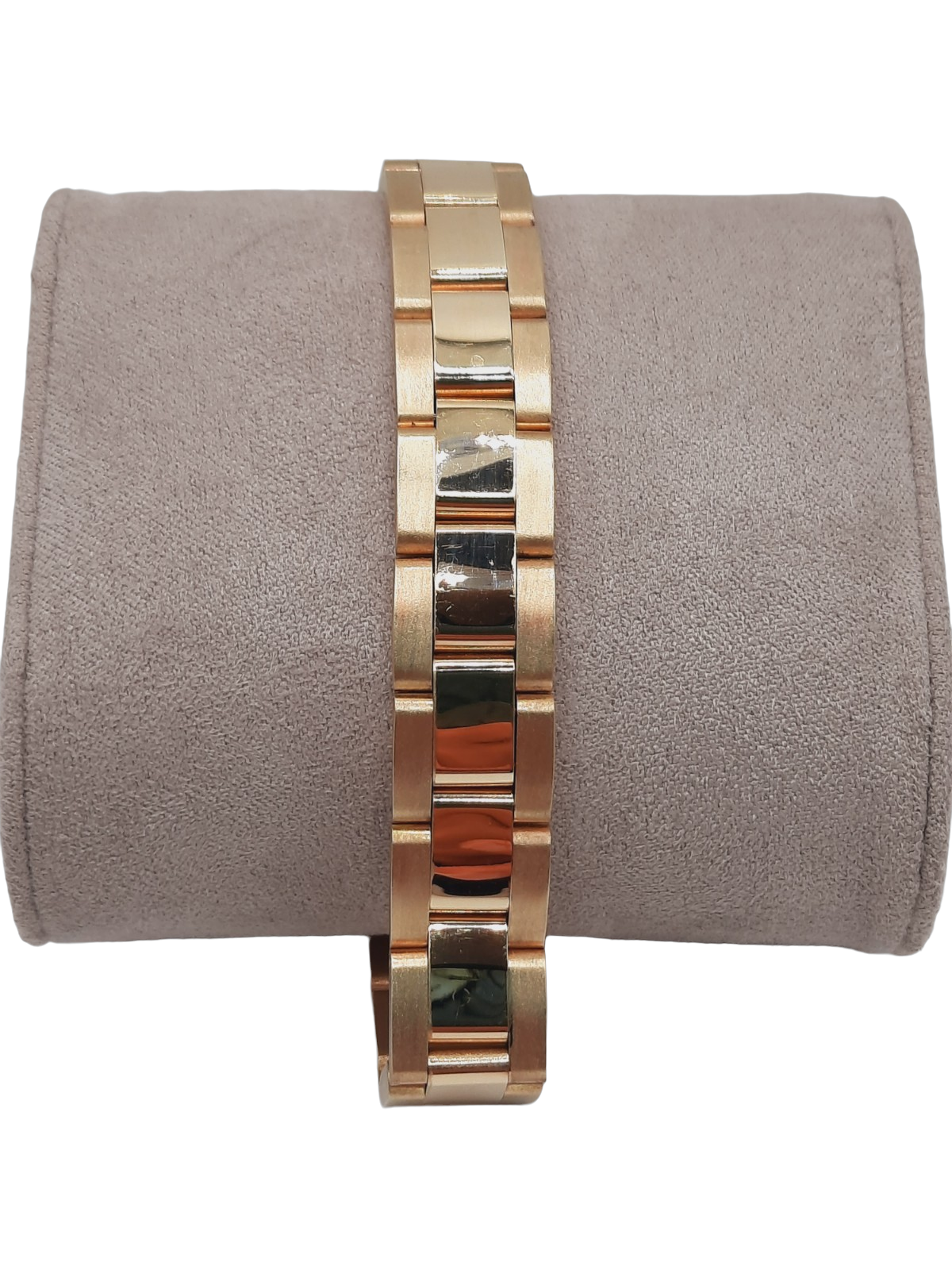 Dit product, modelnummer 000143, is een prachtige armband gemaakt van 14 karaat goud, met een goudkleurige uitstraling. Het weegt 43,2 gram en heeft een breedte van 12,5 mm. Draag deze elegante armband op een speciale gelegenheid of combineer het met andere sieraden voor een verfijnde, stijlvolle look. Perfect voor elke liefhebber van luxe sieraden.