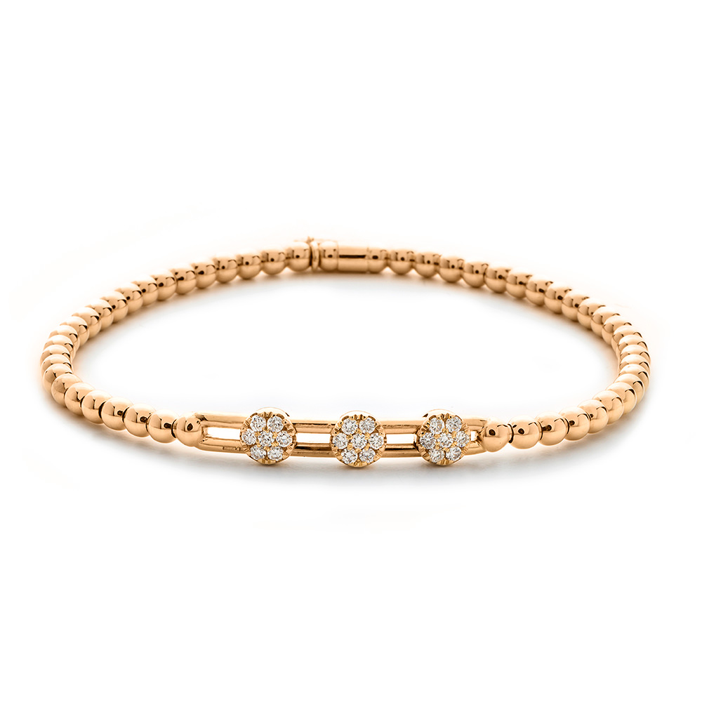 Hulchi Belluni elegante armband in 18 kt rosegoud, verfijnd afgewerkt met fonkelende diamanten. Dankzij het comfortabele stretchdesign combineert dit tijdloze sieraad luxe met draaggemak.