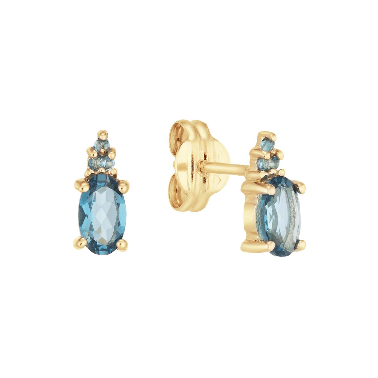 De Vintage London Blue Topaz studs zijn gemaakt van 14 karaat goud en bevatten Londen blauwe topaas edelstenen. Combineer samen met de Vintage London Blue Topaz ring en ga voor een kleurrijke Jackie look!

Tropical Paradise
Dat Jackie van reizen houdt is geen geheim. Voor haar 14 karaat gouden sieradencollectie heeft zij zich deze keer laten inspireren door de tropen.
Haar Tropical Paradise collectie biedt een mix van elegantie en avontuur. Voel de zon schijnen waar je ook bent!

Weelderige jungles, azuurblauwe oceanen en de schittering van de zon op witte zandstranden: de ontwerpen met edelstenen zijn een weerspiegeling van Jackie&rsquo;s mooiste herinneringen. Of het een dag op kantoor is of een avondje uit, deze sieraden voegen een vleugje exotische allure toe aan elke gelegenheid.

Het merk
Jackie is h&eacute;t 14 karaat gouden on trend sieradenmerk. De collecties zijn ge&iuml;nspireerd op de reizen die ik maak, van stedentrips tot exotische oorden. Elk gouden sieraad is helemaal van nu, handgemaakt door Europese goudsmeden en vervaardigd van overwegend gerecycled goud met echte edelstenen en zoetwaterparels. Elke collectie is dan ook met veel liefde en passie samengesteld. Mijn Jackie sieraden zijn de perfecte finishing touch voor iedere outfit!

Specificaties
- Oorsieraad
- Materiaal: 14 Karaat - Geelgoud - 585
- Studs 8mm
- Blue Topaz