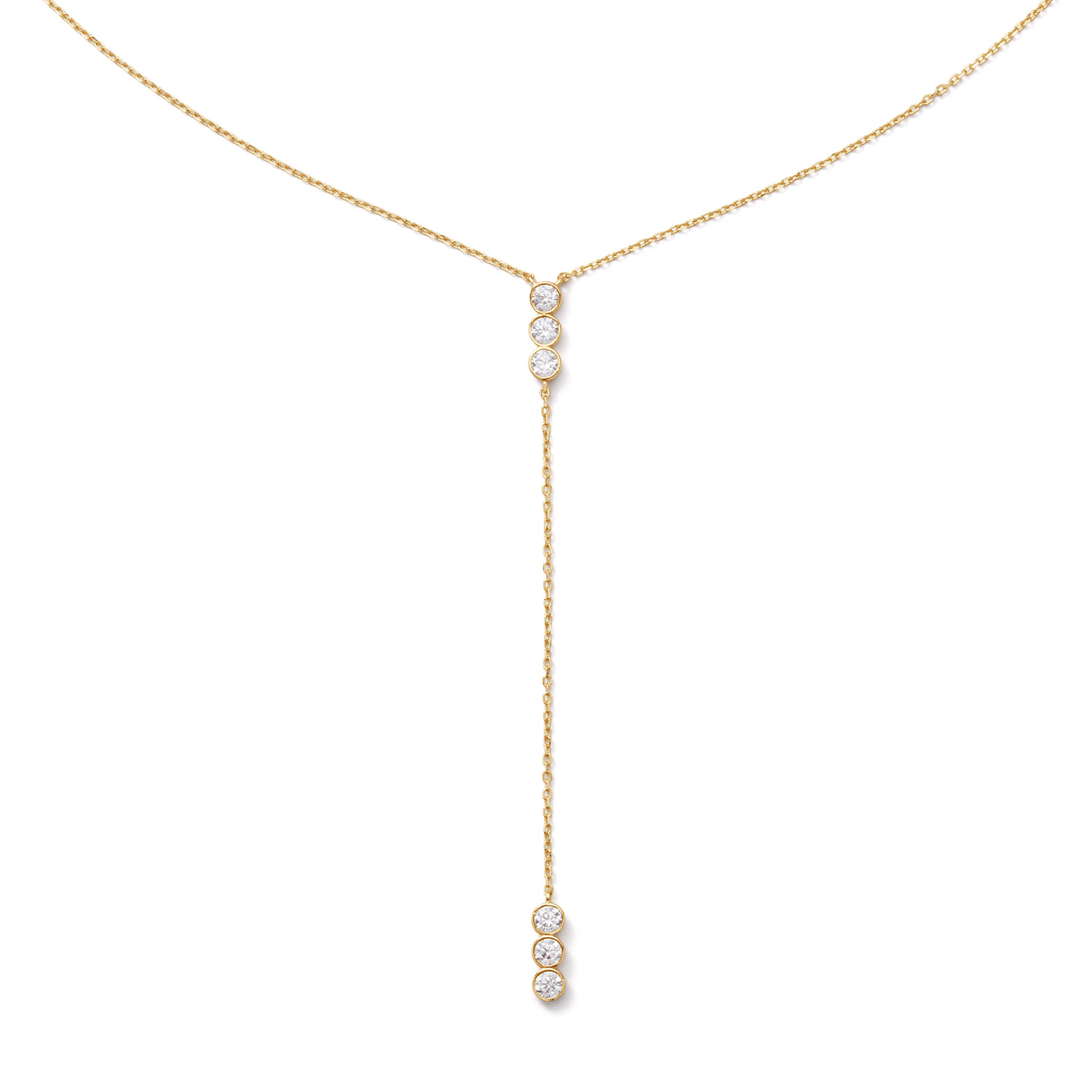 Deze Y-ketting is fantastisch als je het mij vraagt. Super vrouwelijk, elegant en perfect voor een lage V-hals. De witte topazen geven een sprankeling die je meteen ziet. Hiermee voel ik me echt op m&rsquo;n mooist.

Cape Town Chronicles
Ontdek Cape Town Chronicles, een 14 karaat gouden sieradencollectie die de ruige schoonheid en warme energie van Kaapstad tot leven brengt. Van de imposante Tafelberg tot het iconische Lion&rsquo;s Head, van de speelse pingu&iuml;ns op Boulders Beach tot het indrukwekkende Kaap de Goede Hoop. Elke plek heeft mij ge&iuml;nspireerd bij het ontwerpen van deze unieke collectie.

Het merk
Jackie is h&eacute;t 14 karaat gouden on trend sieradenmerk. De collecties zijn ge&iuml;nspireerd op de reizen die ik maak, van stedentrips tot exotische oorden. Elk gouden sieraad is helemaal van nu, handgemaakt door Europese goudsmeden en vervaardigd van overwegend gerecycled goud met echte edelstenen en zoetwaterparels. Elke collectie is dan ook met veel liefde en passie samengesteld. Mijn Jackie sieraden zijn de perfecte finishing touch voor iedere outfit!

Specificaties
- Necklace Y
- Materiaal: 14 Karaat - Geelgoud - 585
- Topaas
- 45cm