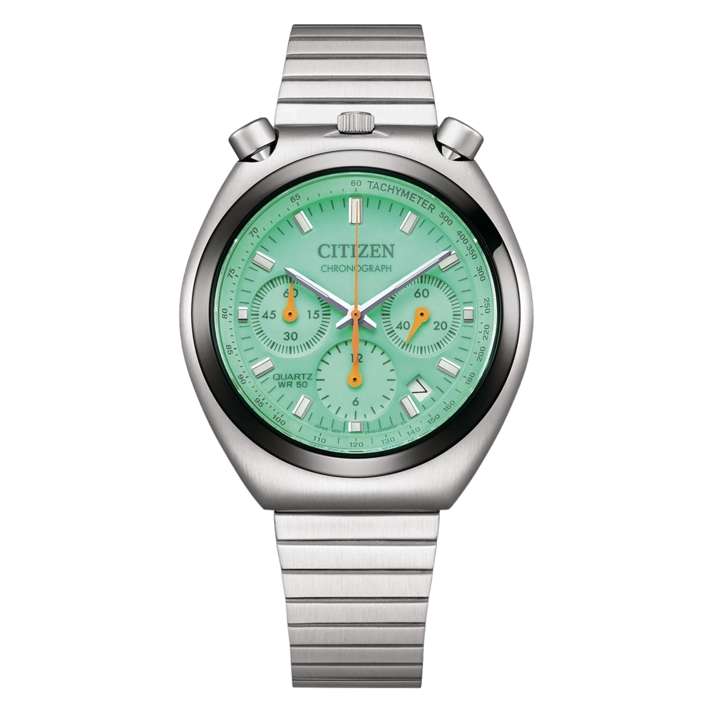 De retro-bullhead chronograaf 'Challenge Timer' AN3660-73X van CITIZEN is nu ook verkrijgbaar in Europa - exclusief in een strikt gelimiteerde oplage van 4000 stuks wereldwijd! De nieuwe 'Tsuno' met in-house quartz kaliber is een eerbetoon aan de klassieke Bullhead-chronografen uit 1973 voor jonge horlogeliefhebbers.