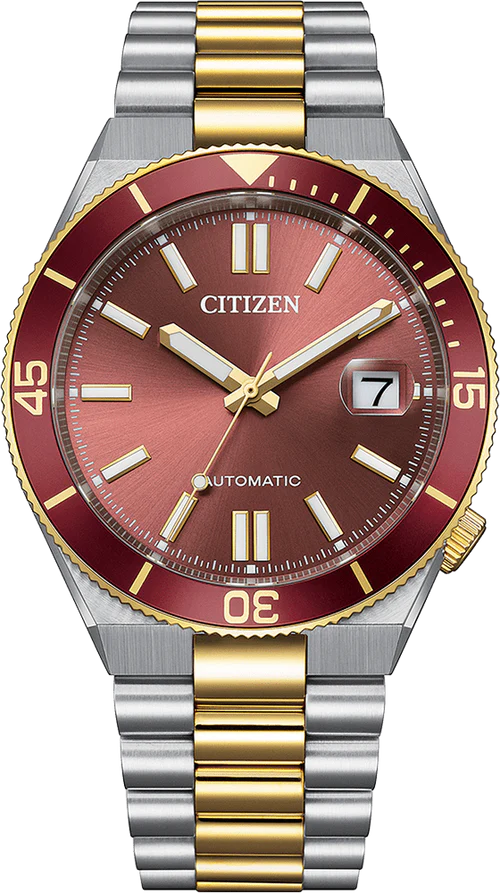 De Citizen NJ0234-58X is een stijlvolle automatische herenhorloge met een roestvrijstalen kast en band in goud-zilver kleuren, en een opvallende rode wijzerplaat. Voorzien van een analoge tijdsaanduiding en datumaanduiding, en waterdicht tot 5 ATM. Draag deze elegante horloge met casual of zakelijke outfits voor een verfijnde look.