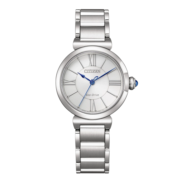 De Dau-L Elegance horloge, modelnummer EM1070-83A, biedt een stijlvolle uitstraling met zijn roestvrijstalen kast en band, grijze wijzerplaat met Romeinse cijfers, en saffierglas. Het heeft een solar uurwerk en is waterbestendig tot niveau 5. Dit analoge, ronde polshorloge zonder datumfunctie is ideaal voor elke chique gelegenheid. Draag het met zilveren accessoires voor een elegante look.