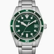 Die Uhr, Modellnummer NJ0220-52X, verf&uuml;gt &uuml;ber ein robustes Metallarmband und ein mechanisches Uhrwerk. Als unisex Modell passt sie zu jedem Stil. Tragen Sie sie am Handgelenk, um Eleganz und Pr&auml;zision zu verk&ouml;rpern. Kombinieren Sie sie mit formeller oder legerer Kleidung f&uuml;r einen zeitlosen Look. Perfekt f&uuml;r jeden Anlass.