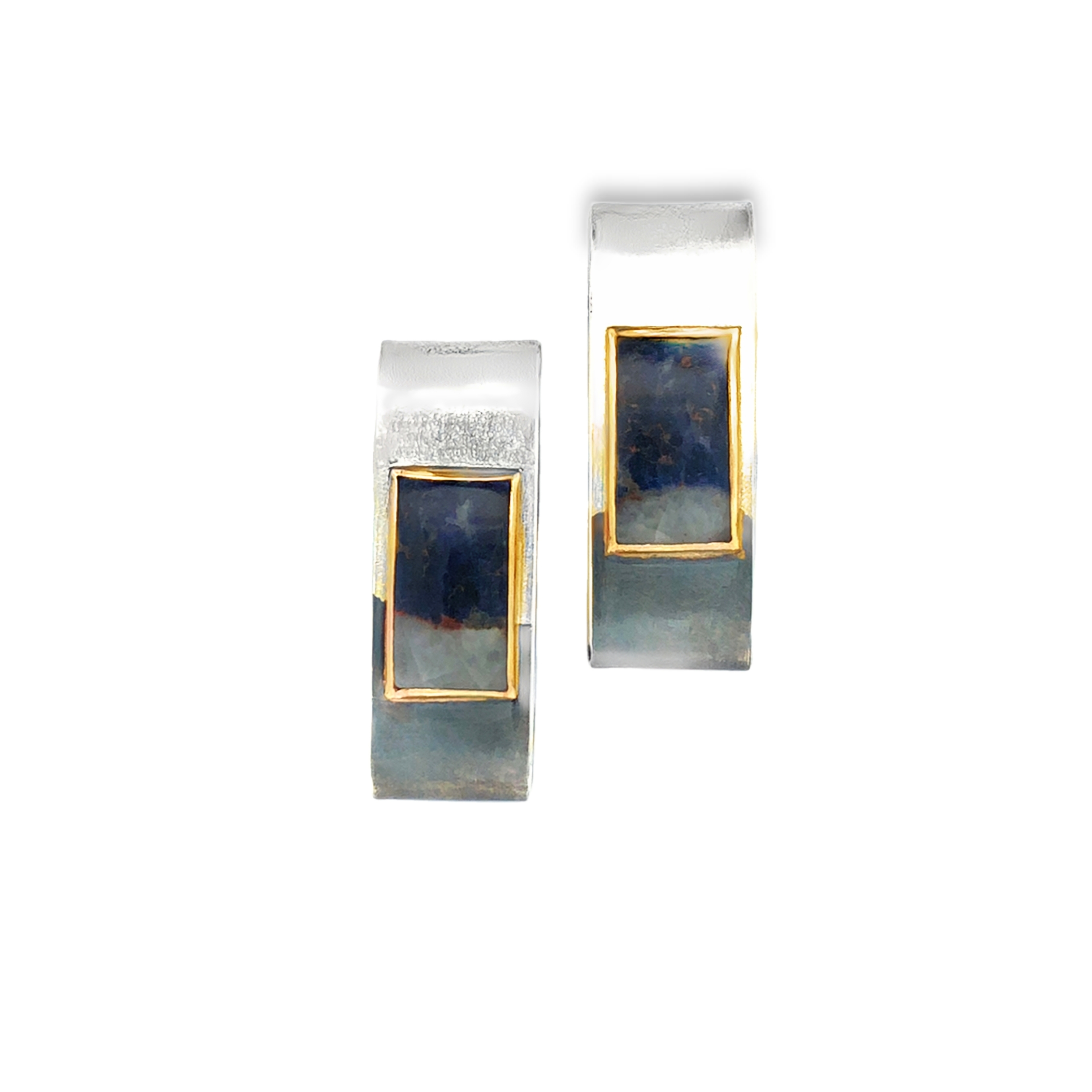 Hemdhelden:
Sie sind die moderne weiterentwicklung von Manschettenkn&ouml;pfen. Einfach an der Au&szlig;enseite der beiden &Auml;rmel platzieren - fertig ist das Outfit f&uuml;r jeden Tag und Anlass. Sie sind genau das Richtige f&uuml;r diejenigen, die ihre Hemd- oder Blusen&auml;rmel eh gerne umschlagen