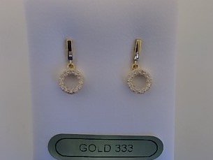  Diese stilvollen 333/- Gelbgold - Zirkonia-Ohrstecker sind ideal f&uuml;r elegante Anl&auml;sse. Kombinieren Sie sie mit Abendkleidung oder tragen Sie sie als funkelndes Highlight im Alltag. Perfekt f&uuml;r jeden Anlass und einfach zu tragen.