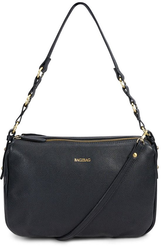 Deze tas is een stijlvolle schoudertas die bij elke gelegenheid past. Gemaakt van hoogwaardig leer, biedt deze tas duurzaamheid en elegantie. Draag hem over je schouder voor een moeiteloos chique look. Perfect voor dagelijks gebruik en speciaal ontworpen om jouw essentials georganiseerd te houden.