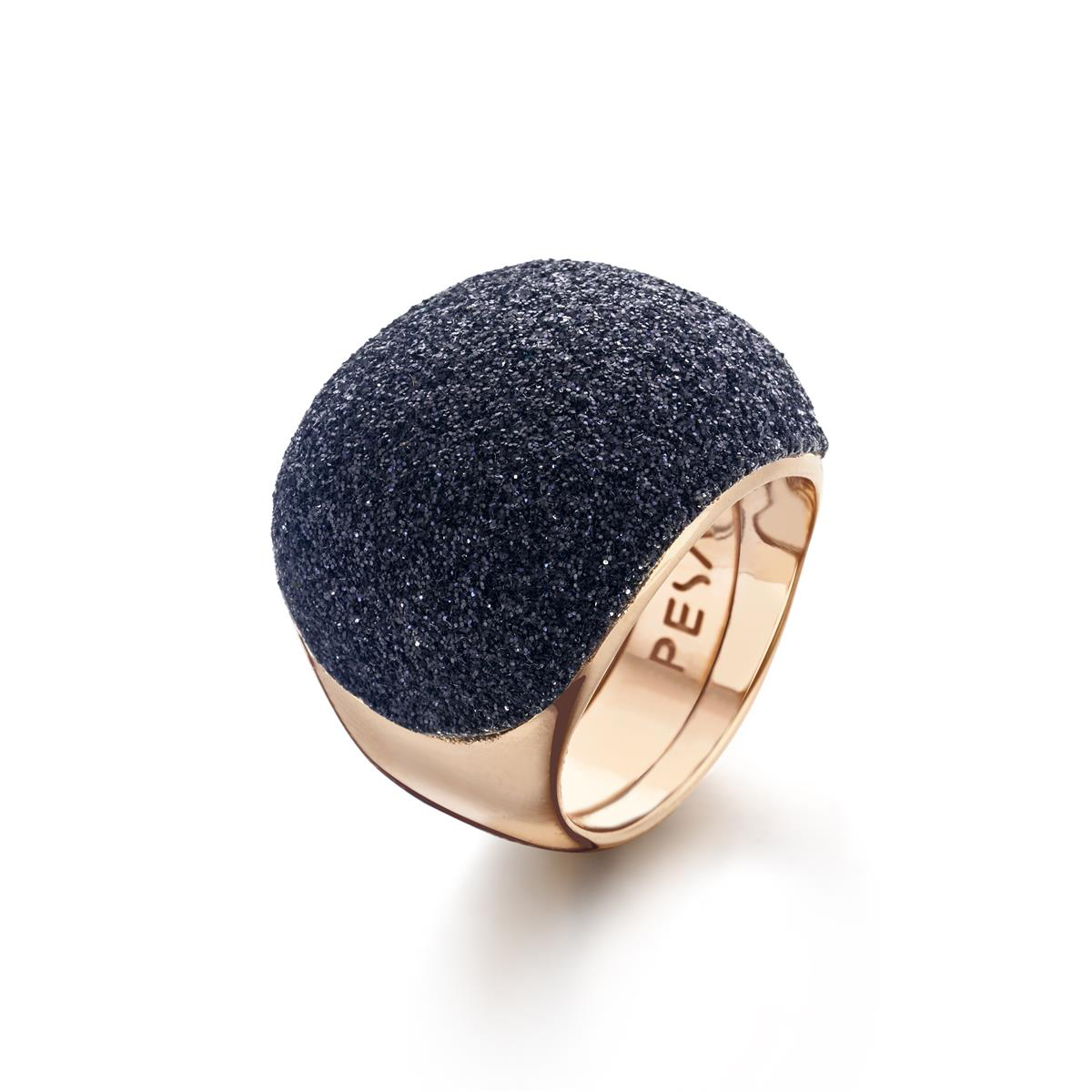 Deze ring is van het merk Pesavento. Het is een damessieraad gemaakt van zilver 
De verdere specificaties van de ring zijn als volgt:
Ringmaat :19