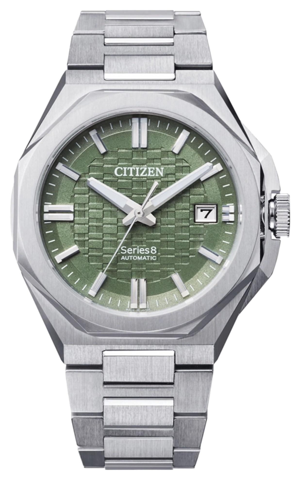 De Citizen Automatic NB6080-51W Series 8 Horloge heeft een roestvrijstalen kast en zilverkleurige band. Dit polshorloge heeft een datumaanduiding en is ideaal voor dagelijks gebruik. Draag het bij zowel formele als casual gelegenheden voor een stijlvolle uitstraling. Perfect te combineren met zowel zakelijke als casual outfits voor een moderne en elegante look.