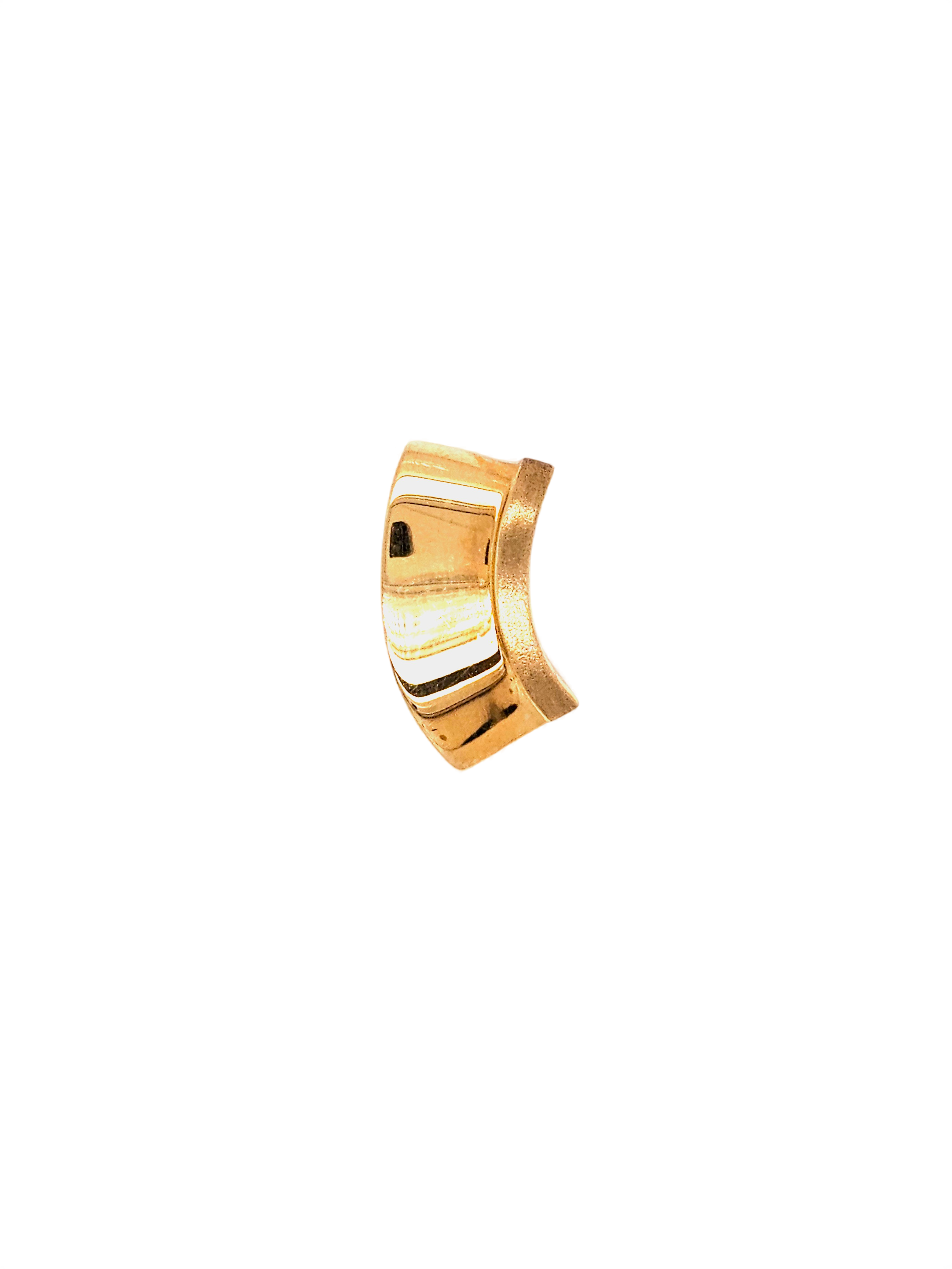 De Gouden Hanger A21 is een prachtige gouden hanger in de categorie sieraden, specifiek ontworpen als een stijlvolle hanger. Gemaakt van hoogwaardig goud, voegt het een vleugje elegantie toe aan elke outfit. Het beste te dragen aan een fijne gouden ketting voor dagelijks gebruik of speciale gelegenheden. Perfect om een persoonlijke stijl te accentueren.