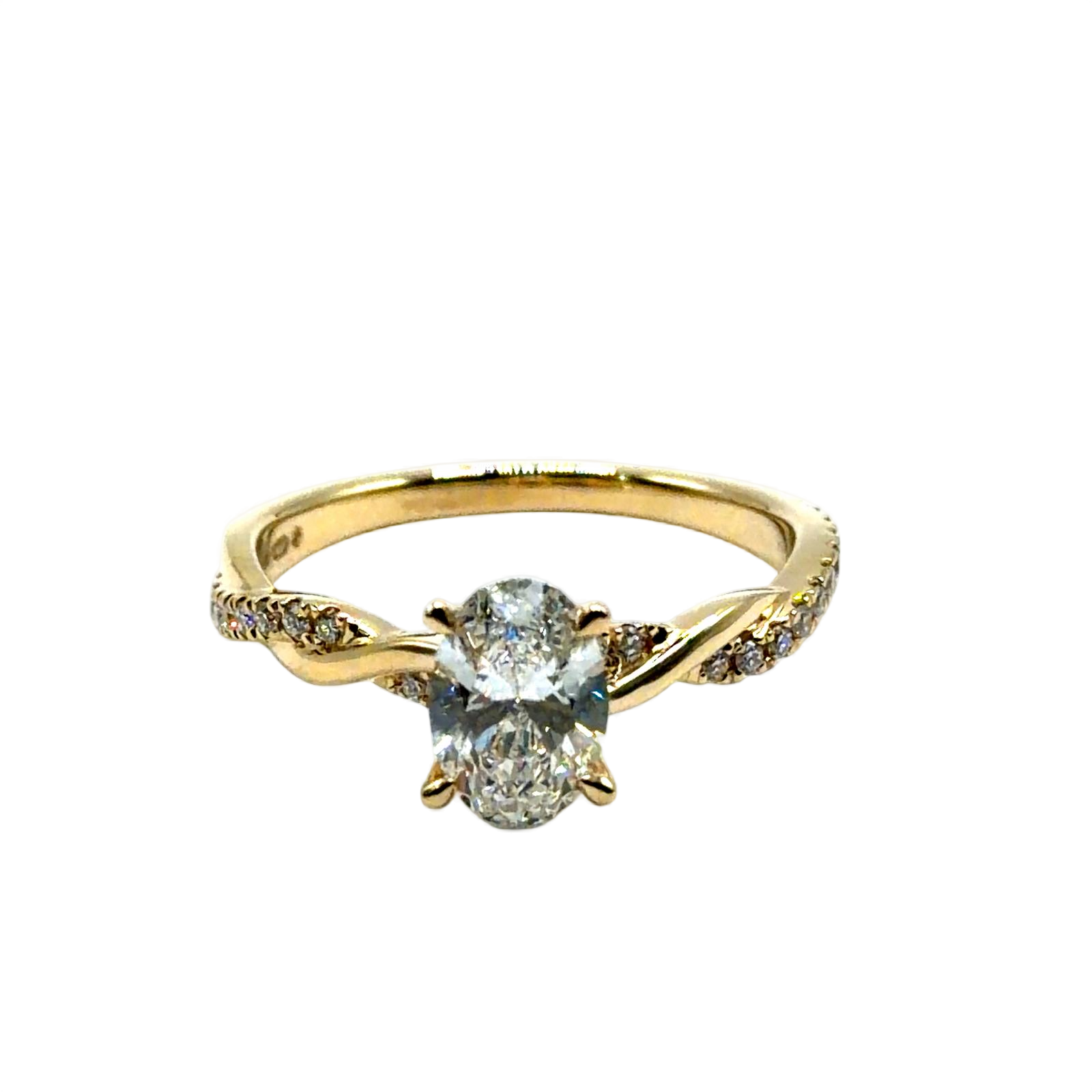 Deze prachtige ring, modelnummer 0061, is een sieraad van een ongedefinieerd merk. De ring is gemaakt van 14-karaats goud en versierd met een ovale labdiamant van 1,22 karaat, met een zuiverheid van VS1 en kleur E. Draag deze elegante ring bij speciale gelegenheden of om je dagelijkse look te verfraaien.