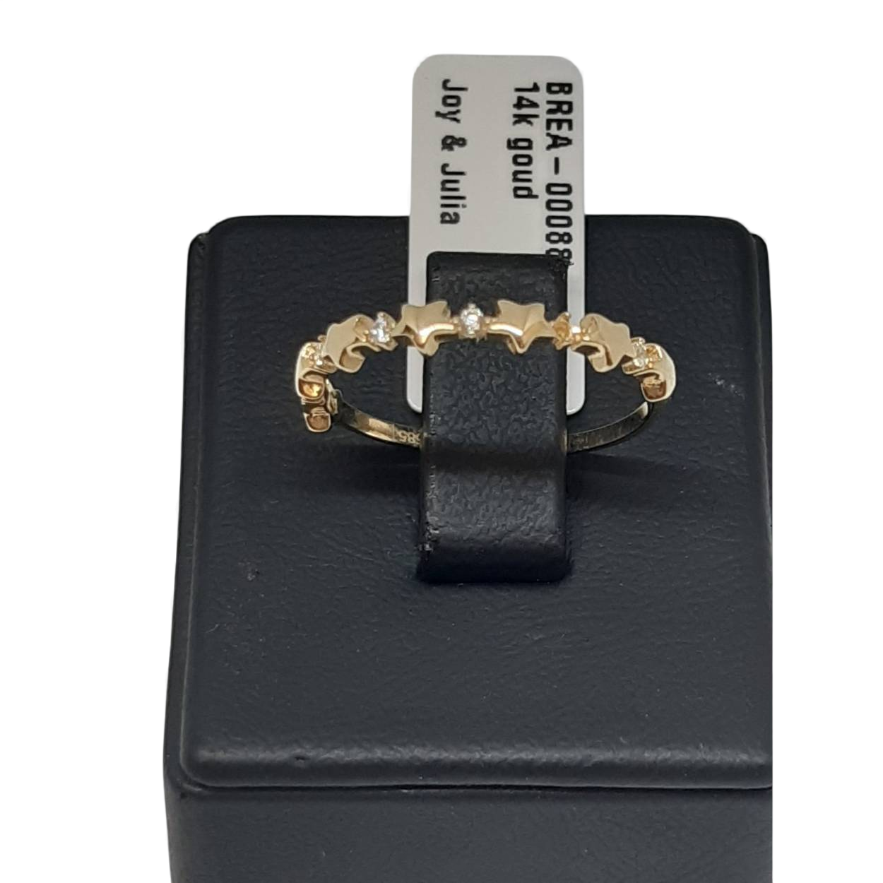 Deze prachtige gouden ketting, modelnummer BREA-00088, is een verfijnd sieraad van 14 karaat goud. Met zijn stijlvolle gouden kleur en maat 54 is het een elegante keuze voor elke gelegenheid. Draag het solo voor een minimalistische uitstraling of combineer met andere sieraden voor een trendy look. Perfect voor dagelijks gebruik of speciale gelegenheden.