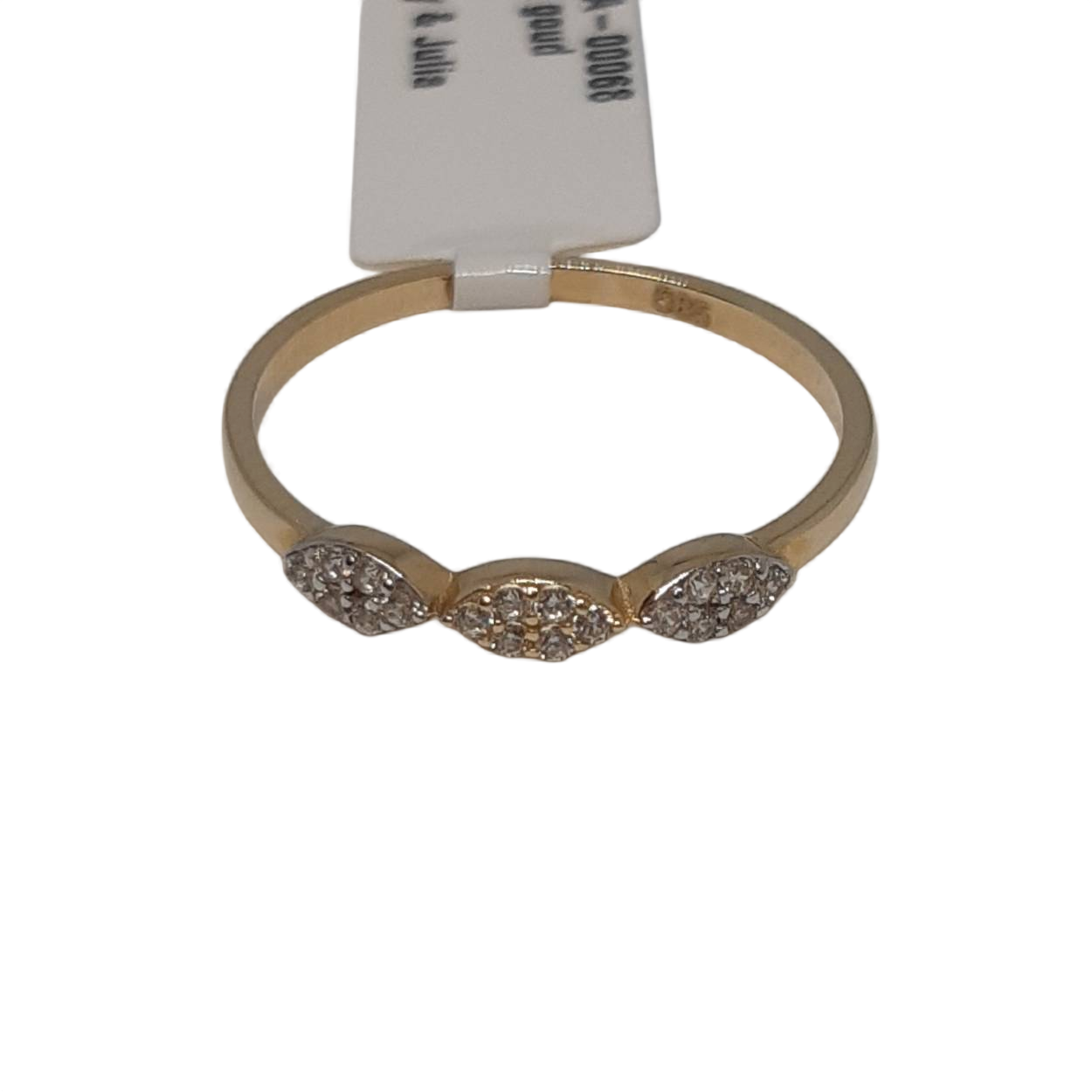 Deze 14k gouden ring, modelnummer BREA-00068, is gemaakt van 14-karaats goud en heeft een elegante gouden kleur. Met een maat van 54 is het een verfijnde toevoeging aan elke sieradencollectie. Draag deze ring voor een vleugje luxe bij elke gelegenheid, zowel casual als formeel, voor een tijdloze uitstraling.