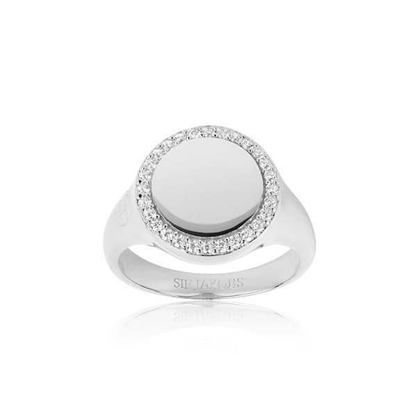 De Ring Follina Grande zilveren ring, modelnummer SJ-R11583-CZ-52, is een elegante zilveren ring van 925 sterling zilver, met een sprankelende zirconia steen. Perfect voor dagelijks gebruik of speciale gelegenheden. Draag het solo voor een subtiele uitstraling of combineer met andere zilveren sieraden voor een gelaagde look. Ideaal voor maat 52.