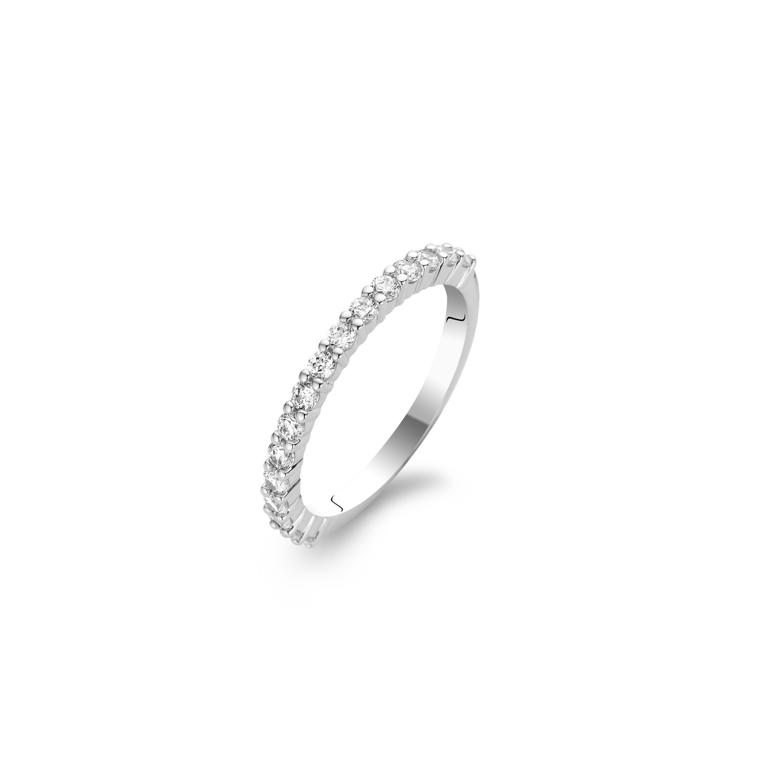 Gezet met een rij van zirkonia's, is deze TI SENTO aanschuifring de ultieme must have om mee te combineren in een stapel. In de TI SENTO collectie zijn vele ringen te vinden waarmee combinaties gemaakt kunnen worden volgens het TI SENTO Mix & Match concept.