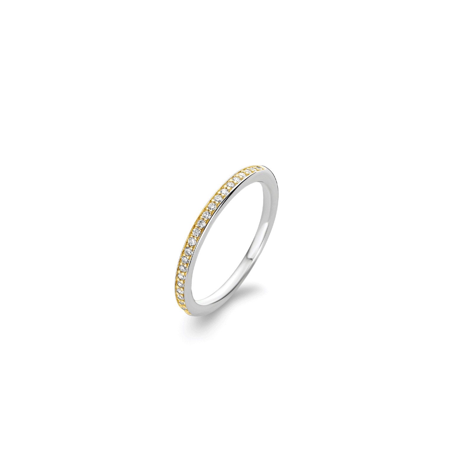 Deze prachtige aanschuifring uit de TI SENTO - Milano collectie is gemaakt van gerhodineerd sterling zilver en gezet met een rij pav&eacute; gezette zirkonia's. De zettingen zijn voorzien van een 18 karaats geelgouden plating. De binnenkant van de ring is eveneens mooi afgewerkt voor een goed draagcomfort. De strakke uitvoering van de ring zorgt voor een naadloze aansluiting op andere ringen. Zo is de ring gemakkelijk te combineren in een stapel. In de TI SENTO collectie zijn vele ringen te vinden waar combinaties mee kunnen worden gemaakt volgens het TI SENTO Mix & Match concept.