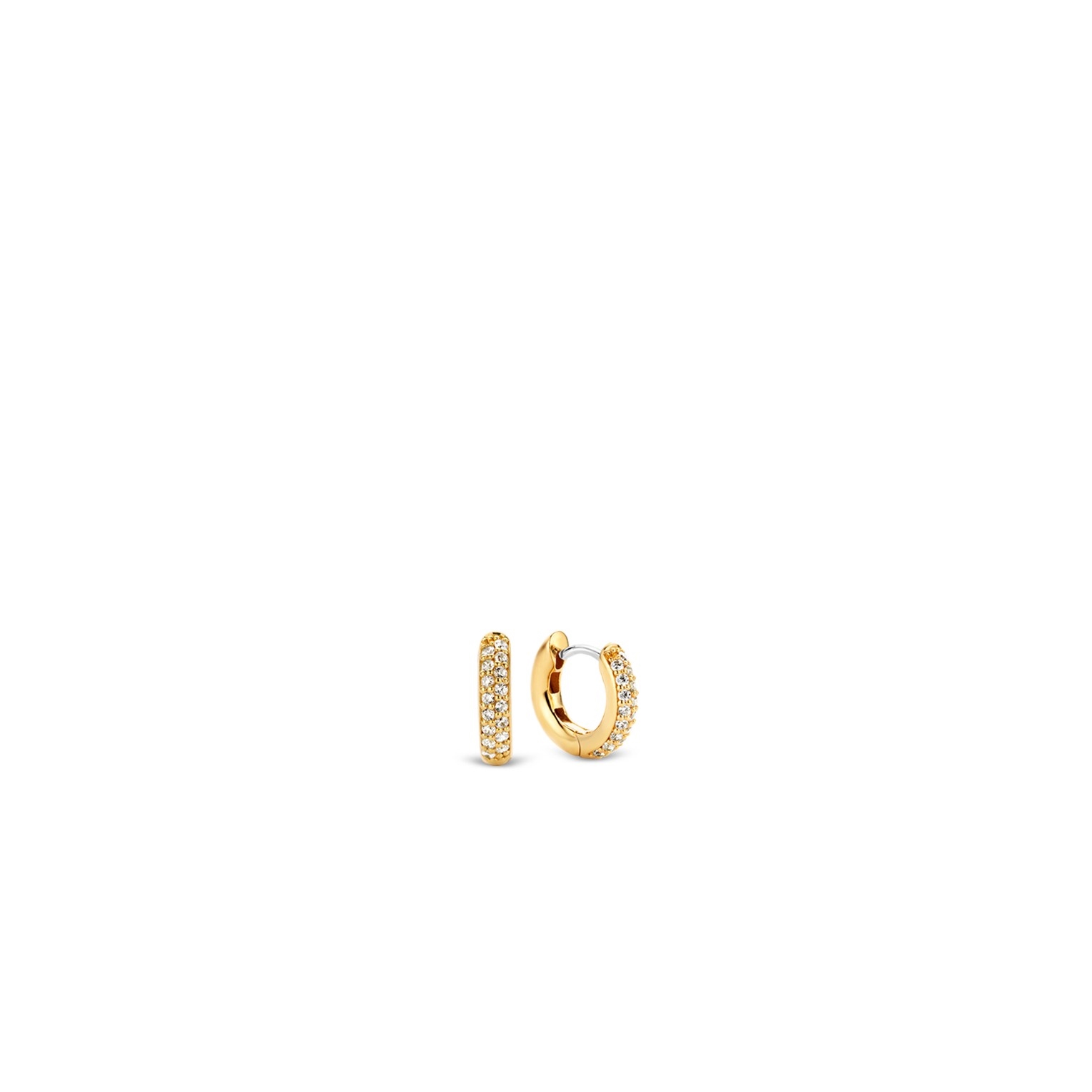 TI SENTO - Milano gouden oorbellen. De oorringen zijn gemaakt van sterling 925 zilver en hebben een 18karaat gouden plating.