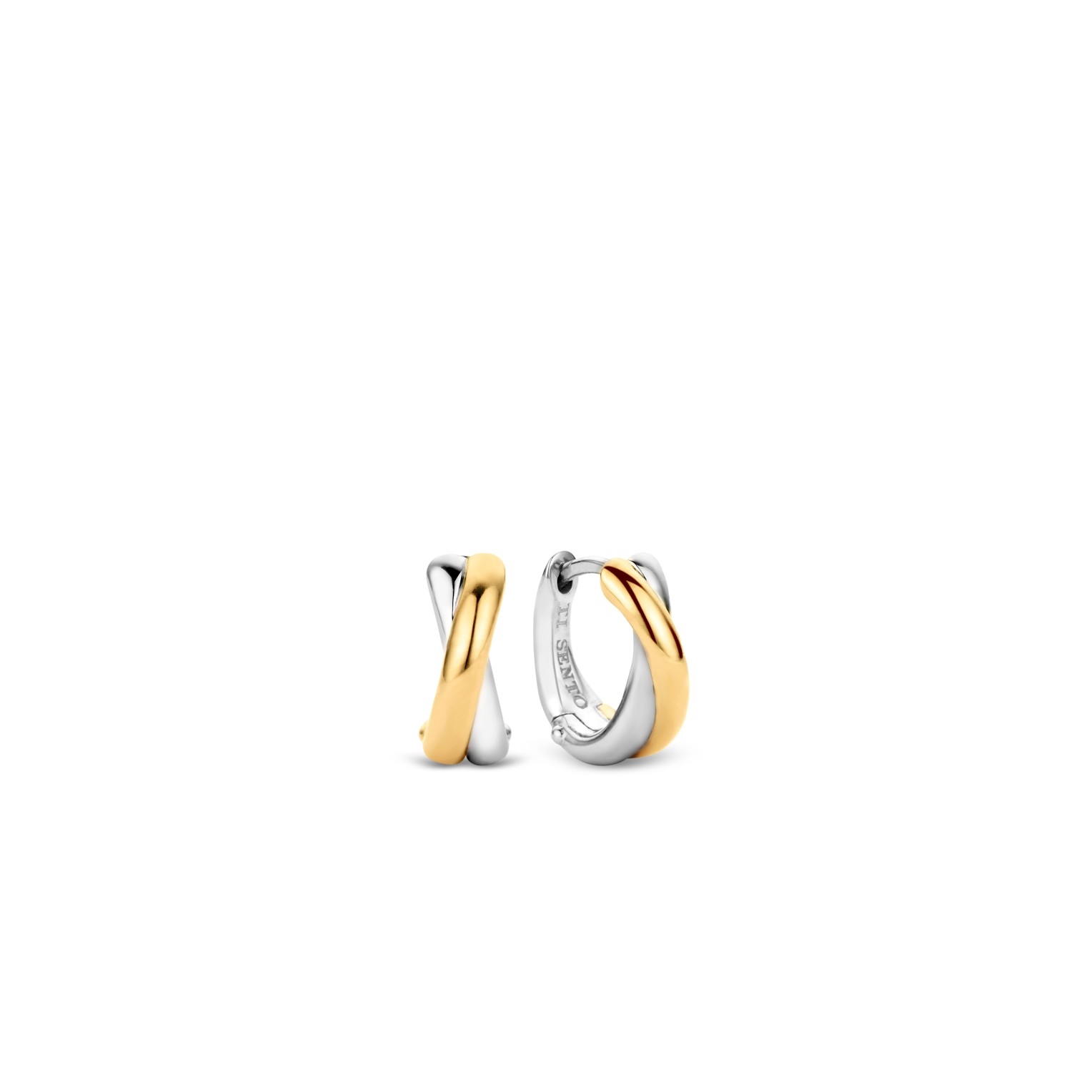 Oneindige liefde. Deze goud vergulden lus is verbonden met het zilver voor een cool contrast. Eenvoud op zijn best.