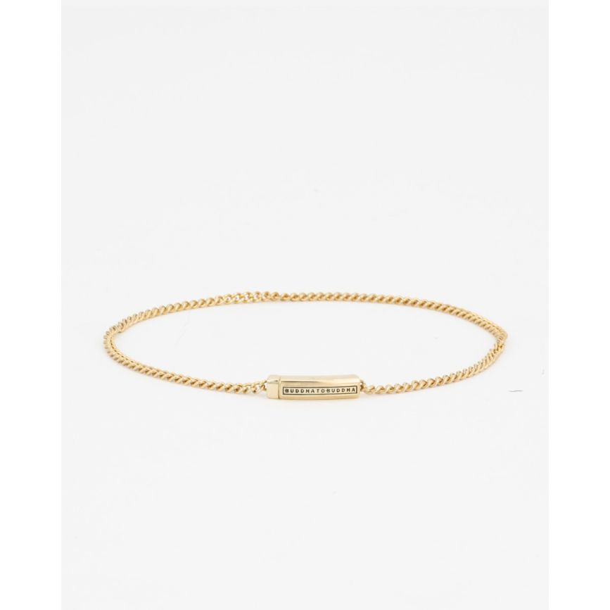 Onze Permanente Armband is een krachtige expressie van echte toewijding en onbreekbare connectie. Deze armband, eenmaal omgedaan, blijft voor altijd bij je, als een symbool van oneindige vriendschap of liefde. Het slot is met precisie zo gemaakt dat wanneer je het sluit, je voor eeuwig verbonden bent met degene van wie je de armband hebt gekregen. Ontworpen in Amsterdam en handgemaakt in Zuid-Oost Azi&euml; van gerecycled zilver met een premium gold plating (3.0 micron dik). De plating is gemiddeld 5 maal dikker dan reguliere gold plated items.? Draag het als een symbool van een trouw en krachtige connecties. Met wie of wat verbind jij jezelf voor altijd door dit sieraad te dragen? Let op: Het slot van deze armband is zorgvuldig ontworpen zodat het stevig vergrendeld blijft zitten zodra het gesloten is. Alleen wanneer je volledig zeker bent van je aankoop, kun je de armband veilig sluiten. In noodgevallen of voor medische doeleinden is het slot gemakkelijk te openen door het kleine gaatje in het slot van de armband met een pinnetje in te drukken, zoals een veiligheidsspeld of simkaartpin. We adviseren echter om de armband niet vaak af te doen, aangezien herhaaldelijk openen het slot kan beschadigen.