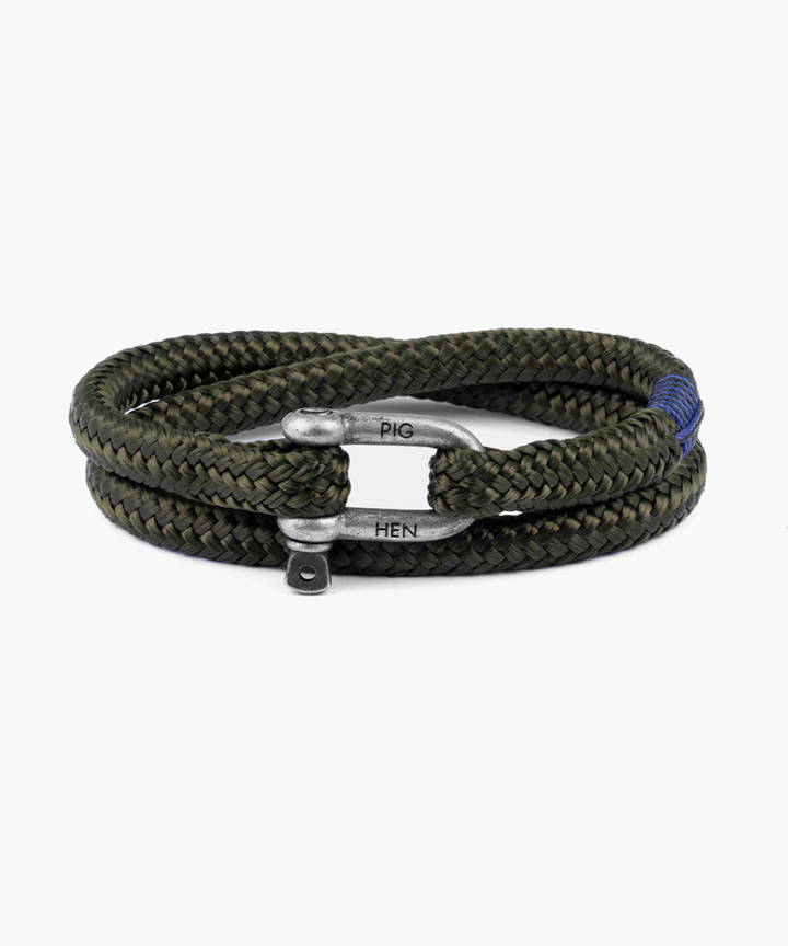 De Salty Steve (Army I Vintage, M/L (19cm) is een stijlvolle armband, gecategoriseerd als JEWEL. Ideaal te combineren met zowel casual als modieuze outfits. Draag hem alleen voor een subtiele look of combineer met andere armbanden voor een trendy effect. Perfect voor dagelijkse stijl of speciale gelegenheden.