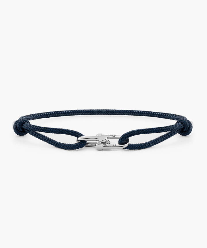 Daunting Dean (Navy I Silver, M 18-19cm). Deze armband valt onder de categorie JEWEL en is perfect voor zowel casual als formele gelegenheden. Draag deze armband alleen of in combinatie met andere polssieraden voor een moderne en verfijnde look.