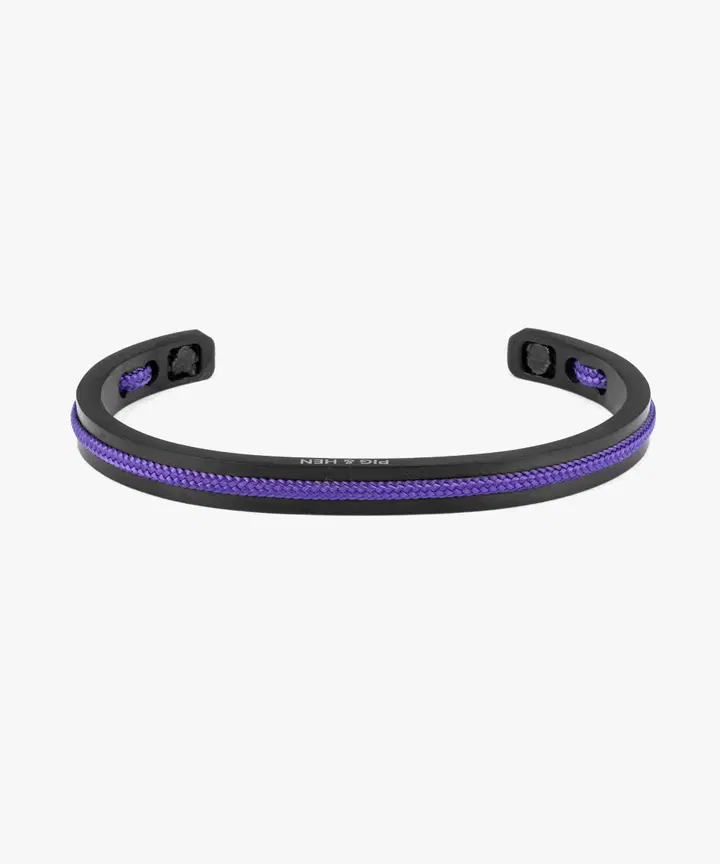 De Navarch 6mm armband in Royal Purple en zwart, is een stijlvolle armband van een onbekend merk. De armband valt onder de categorie "Jewel" en is een "Bracelet". Draag deze armband als elegant accessoire om uw pols bij zowel casual als formele outfits voor een verfijnde uitstraling.
