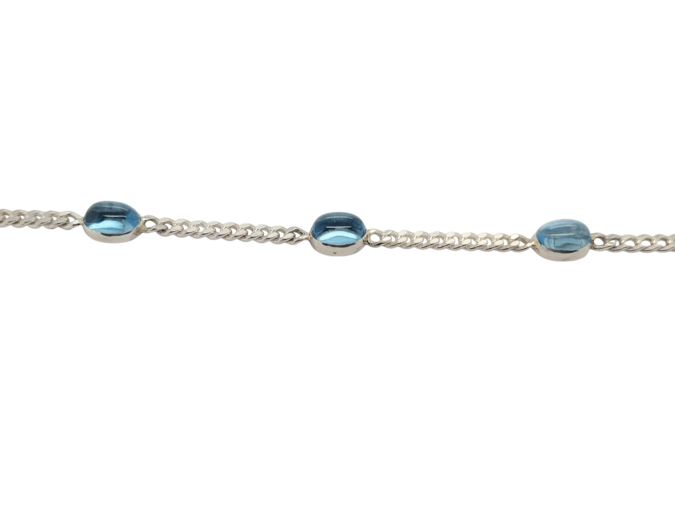 Zilver gourmette armband met 3x Sky Blue Topaas cabochon geslepen 