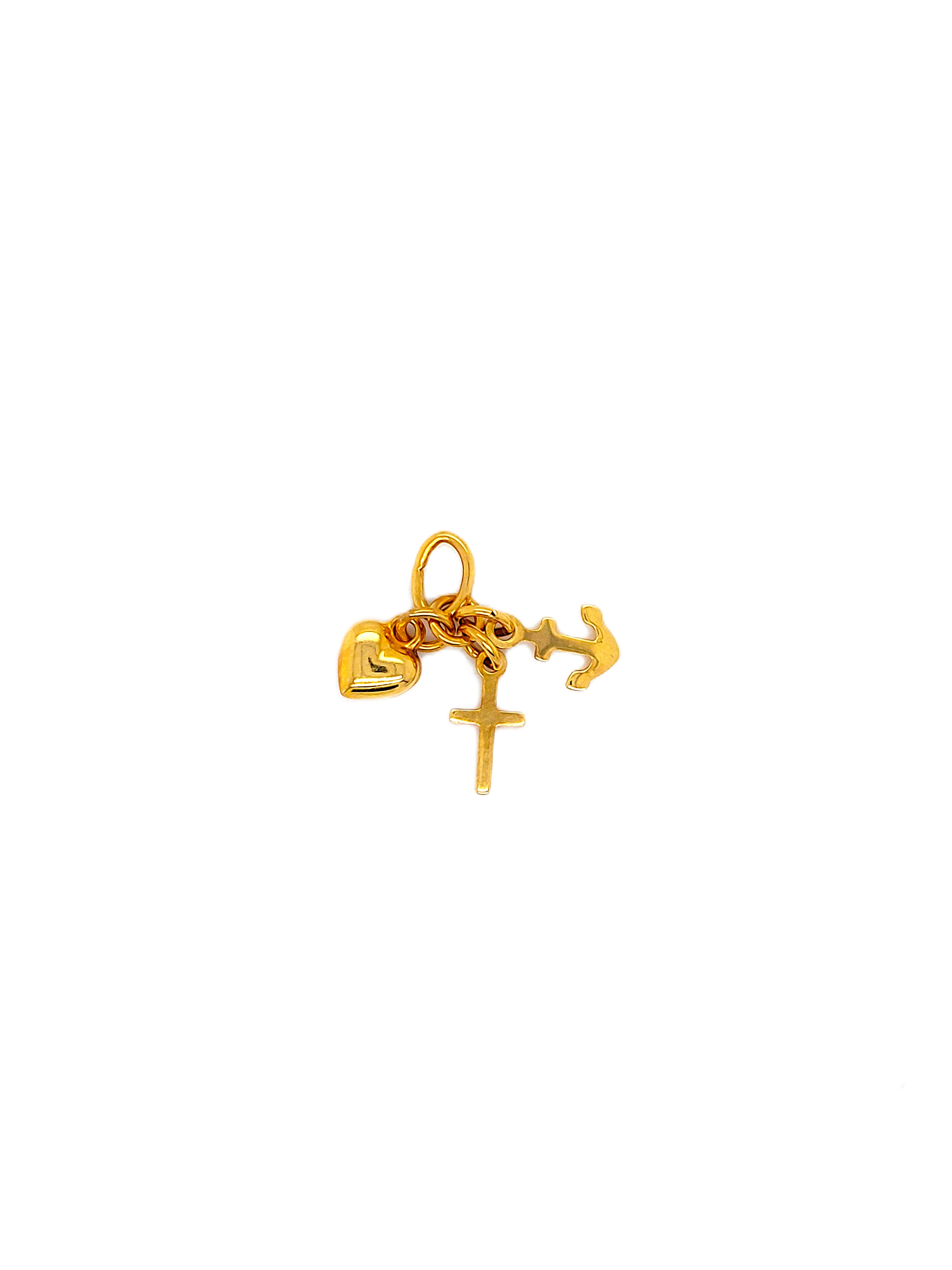 De Gouden Hanger Geloof, Hoop en Liefde is een prachtige hanger met een uniek ontwerp, symbool voor spiritualiteit en liefde. Modelnummer: GOUDEN HANGER GELOOF, HOOP EN LIEFDE. Draag deze elegante hanger aan een ketting als een persoonlijk statement of cadeau voor een dierbare. Perfect voor dagelijks gebruik of speciale gelegenheden, deze hanger combineert stijl en betekenis.
