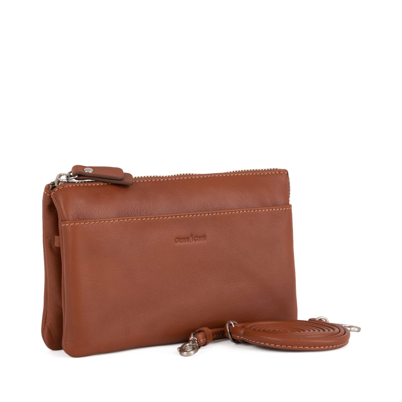 Cognac Drievakstas met Verstelbare Band

Deze stijlvolle cognac drievakstas heeft een uni voorzijde, wat de tas een luxe en tijdloze uitstraling geeft. De achterzijde is egaal uitgevoerd en voorzien van een praktisch ritsvak, ideaal voor spullen die je snel bij de hand wilt hebben.

De tas heeft een drievaks indeling met &eacute;&eacute;n ritsvak aan de bovenkant (toprits) voor veilige afsluiting. De binnenkant is voorzien van een ritsvak en een steekvak, zodat je kleinere items overzichtelijk kunt opbergen, zoals je telefoon, sleutels of portemonnee.

Dankzij de verstelbare schouderriem draag je de tas comfortabel op de gewenste lengte. Door het compacte formaat en de praktische indeling is deze tas perfect voor dagelijks gebruik of een dagje uit.

Kenmerken:

Cognac schoudertas

Gevlochten voorzijde

Egale achterzijde met ritsvak

Drievaks indeling met &eacute;&eacute;n toprits

Binnenvak met ritsvak en steekvak

Verstelbare schouderriem

Afmetingen:
Hoogte: 18 cm
Breedte: 25 cm
Diepte: 9 cm