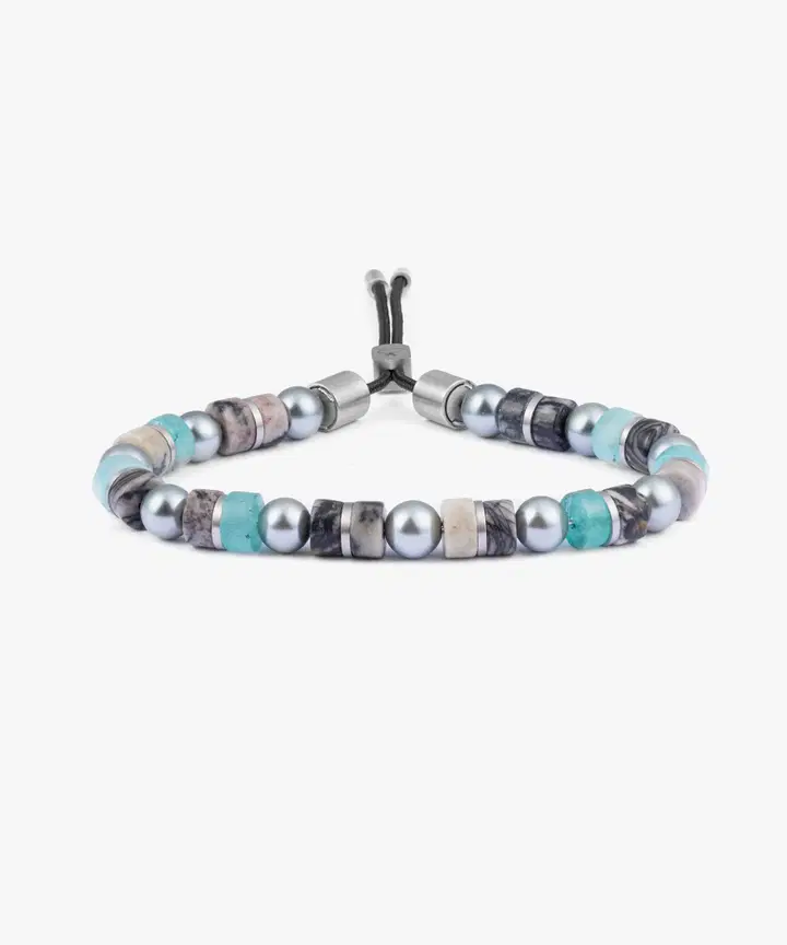 De Brontide 6mm verstelbare armband (Hakodate I Zilver, M 18-19cm) is een elegante armband die tot de categorie sieraden behoort. Dit zilveren sieraad is perfect voor dagelijkse elegantie en speciale gelegenheden. Draag de armband solo voor een subtiele uitstraling of combineer met andere armbanden voor een trendy look.