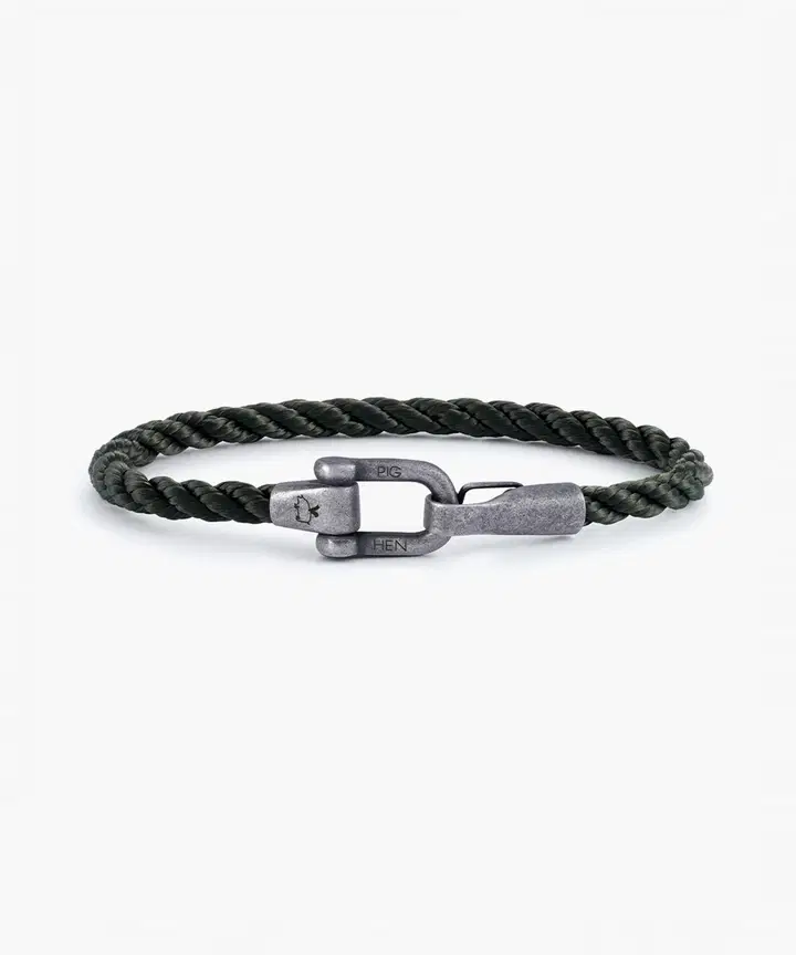 Lobster Larry (Army | Vintage, M/L (19cm) is een stijlvolle armband voor de moderne man/vrouw. Kenmerken: uniek vintage design en stevige sluiting, ideaal voor dagelijks gebruik. Beste draagwijze: combineer met casual of urban outfits voor een tijdloze look. Perfect als statement stuk of als aanvulling op andere sieraden. Categorie: Sieraad. Type: Armband.