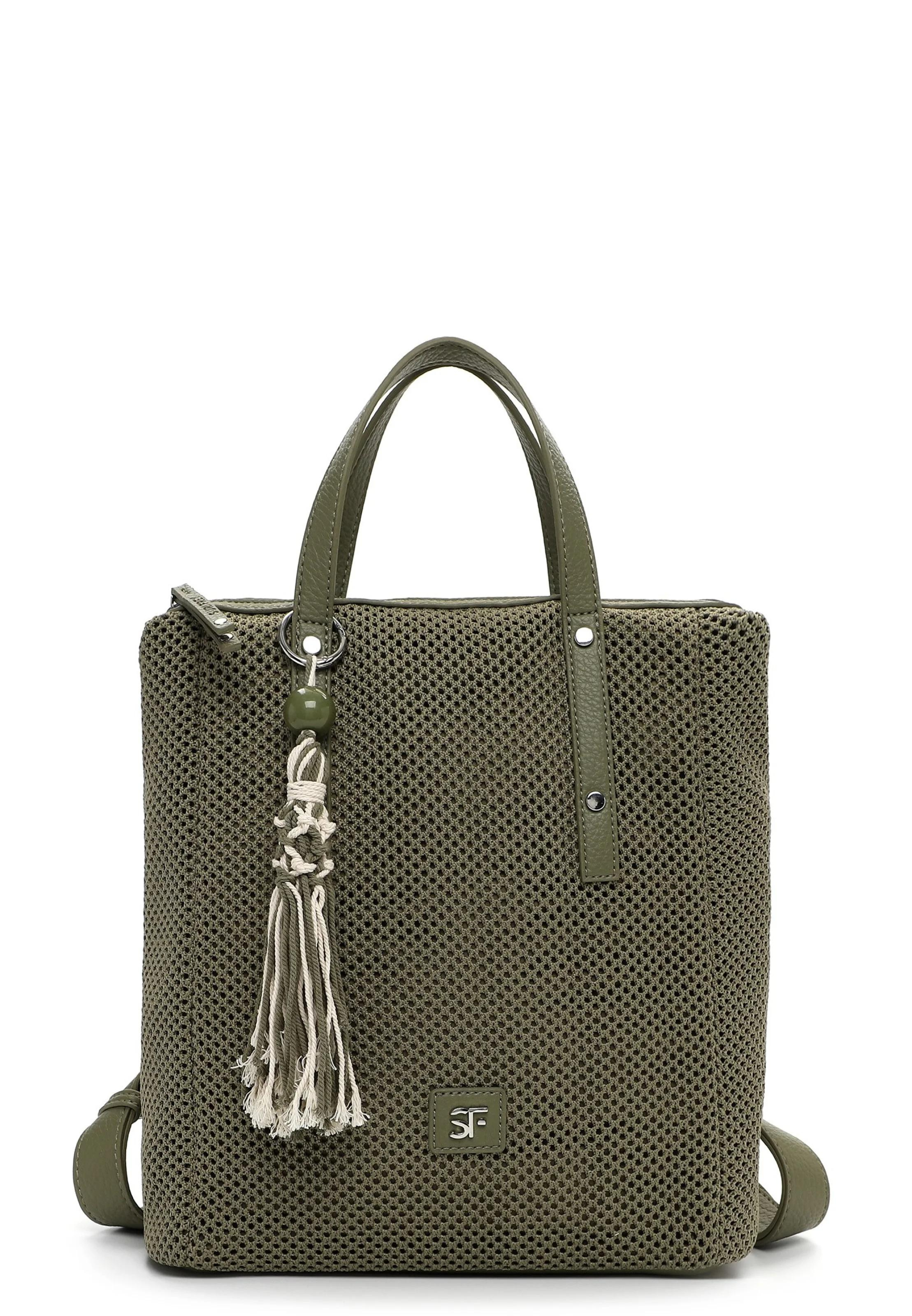 SURI FREY SFY Gitty Rugzak &ndash; Middelgroot, Stijlvol en Praktisch

De SURI FREY SFY Gitty rugzak is de perfecte combinatie van stijl en functionaliteit. Een rugzak is allang niet meer alleen voor wandelen &ndash; deze modieuze dames rugzak is ideaal voor dagelijks gebruik, of je nu naar werk, school, de stad of een dagje uit gaat.

De tas is gemaakt van hoogwaardig fijn synthetisch materiaal, wat niet alleen duurzaam is maar ook gemakkelijk te onderhouden. Dankzij het ruime hoofdvak met ritssluiting blijven je spullen veilig opgeborgen. Het minimalistische uni-design zorgt voor een moderne en tijdloze uitstraling die bij elke outfit past.

Praktisch en stijlvol &ndash; typisch SURI FREY

De accessoires van SURI FREY staan voor vrijheid, levenslust en zelfvertrouwen. De SFY Gitty rugzak is ontworpen om je dagelijks leven makkelijker &eacute;n stijlvoller te maken.

Met het achtervak met ritssluiting heb je extra opbergruimte en snelle toegang tot belangrijke spullen. Het zachte materiaal zorgt ervoor dat de rugzak comfortabel draagt en mooi aansluit op je rug. De speelse hanger (anh&auml;nger) geeft de tas een modieuze en unieke touch.

De rugzak kan comfortabel worden gedragen dankzij de twee traploos verstelbare schouderriemen (tot 90 cm). Daarnaast heeft hij twee handvatten, zodat je hem ook gemakkelijk in de hand kunt dragen.

Belangrijkste kenmerken

Merk: SURI FREY

Model: SFY Gitty

Type: Dames rugzak (middelgroot)

Materiaal: Fijn synthetisch materiaal

Design: Minimalistisch uni-design met decoratieve hanger

Afmetingen: ca. 30 &times; 34 &times; 11 cm

Schouderriemen: twee traploos verstelbare rugriemen (tot 90 cm)

Handvatten: twee draaggrepen

Sluiting: Ritssluiting

Indeling:

1 hoofdvak

1 binnenvak met rits

1 steekvak binnenin

1 achtervak met rits

Draagwijze: op de rug of in de hand

Dierlijke materialen: Nee (vegan)

Ideaal voor elke dag

Met de SURI FREY SFY Gitty rugzak neem je moeiteloos al je dagelijkse essentials mee, zoals je telefoon, portemonnee, powerbank en andere benodigdheden. De perfecte rugzak voor werk, school, shoppen of reizen.