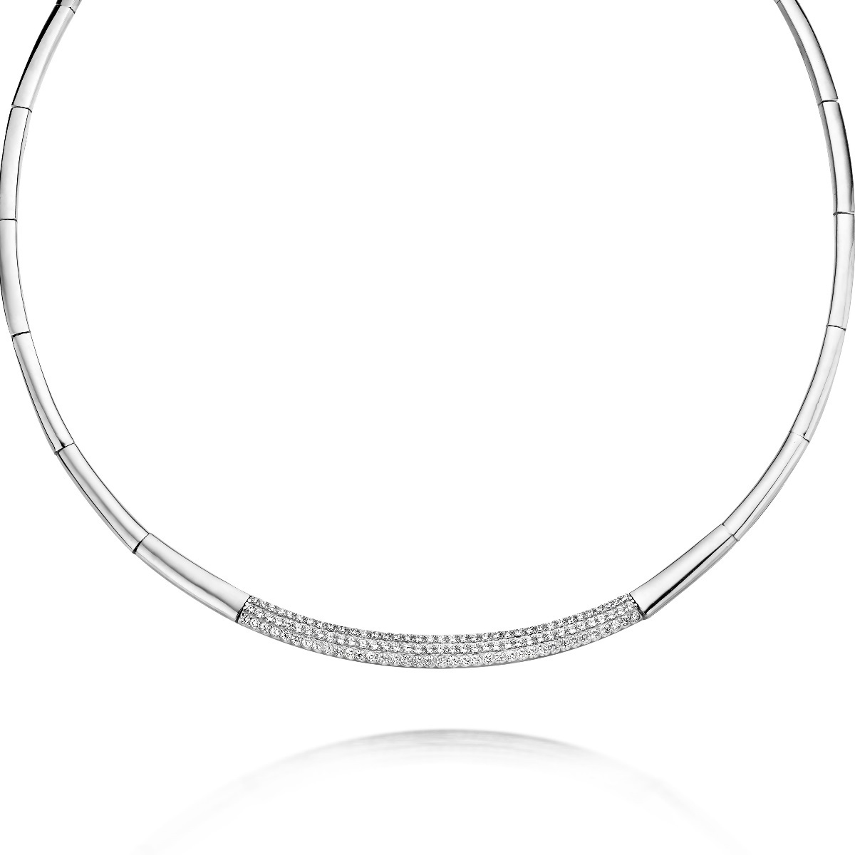 De Zilveren Halsketting met modelnummer N3A11 is een verfijnd sieraad gemaakt van 925 sterling zilver met fonkelende zirkoontjes. Deze ketting weegt 23,3 gram en heeft een lengte van 45 cm. Perfect voor speciale gelegenheden. Een echte eye-catcher!