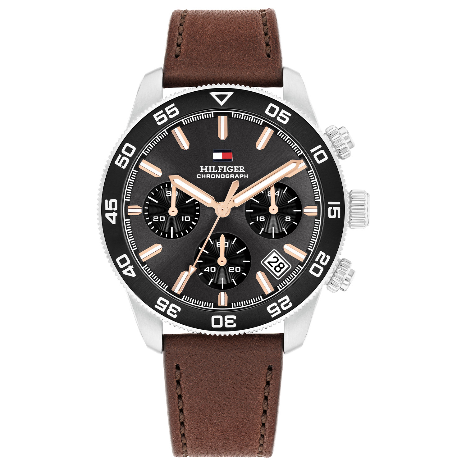 Tommy Hilfiger TH1792213 Horloge Heren Staal 41mm
Dit specifieke horloge van Tommy Hilfiger uit de TH85 Chronograph serie met artikelnr: TH1792213 is een sportief herenhorloge die niet in je collectie mag ontbreken. Het stalen herenhorloge heeft een ronde stalen kast met een zwarte bedrukte aluminium bezel en een grijze wijzerplaat met een datum, chronograaf en de wijzers ingelegd met lumibrite. Aan de kast zit een bruine lerenband met een gespsluiting. Het horloge heeft een mineraalglas, een afmeting van 41mm en is 5ATM.  

Het merk:
Sinds de lancering van het merk in 1985 is Tommy Hilfiger wereldwijd bekend geworden als pionier van de klassieke Amerikaanse coole stijl. Ge&iuml;nspireerd door de iconische popcultuur en het Amerikaanse erfgoed. De dames en herencollectie van dit seizoen bestaan uit minimalistische silhouetten en rustieke lederen details. De herenhorlogecollectie biedt iconische uurwerken met roestvrijstalen, lederen en siliconen banden.

Specificaties:
- Mineraalglas
- Ronde kast 41mm
- Stalen kast
- Grijze wijzerplaat
- Bruine lerenband
- Chronograaf 
- 5ATM