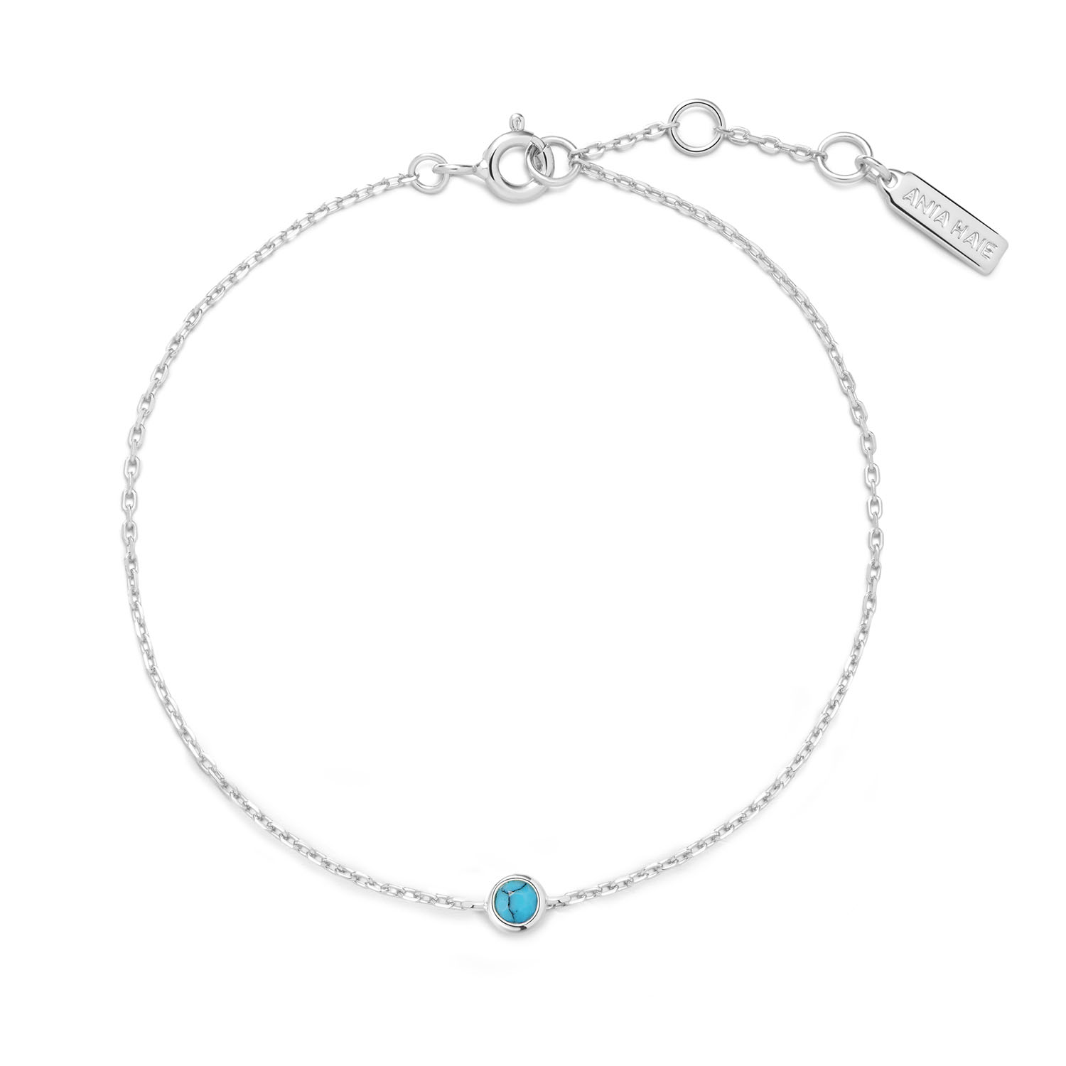 Ge&iuml;nspireerd door de relaxte, bohemian kusttrend van dit seizoen, combineert deze solitaire armband delicate schakels voor een subtiele, verfijnde textuur. De rustgevende turquoise kleur voegt een vleugje kalmte toe aan elke outfit.

HET MERK
Ge&iuml;nspireerd door de laatste fashion trends is Ania Haie het toonaangevende sieradenmerk voor hoogkwalitatieve maar ook betaalbare zilveren sieraden, zonder op de kwaliteit in te leveren. Iedere collectie is gebaseerd op de laatste catwalktrends, waardoor Ania Haie snel tot h&eacute;t sieradenmerk voor stijlbewuste consumenten is verkozen. Elk sieraad wordt ontworpen om te combineren met andere sieraden waardoor je je eigen look kunt cre&euml;ren. Maar ook zijn Ania Haie sieraden opvallend genoeg om op zichzelf te dragen.

SPECIFICATIES
- Ania Haie
- Armband
- 925 zilver
- Lengte 18,5cm
- AH B073-01H