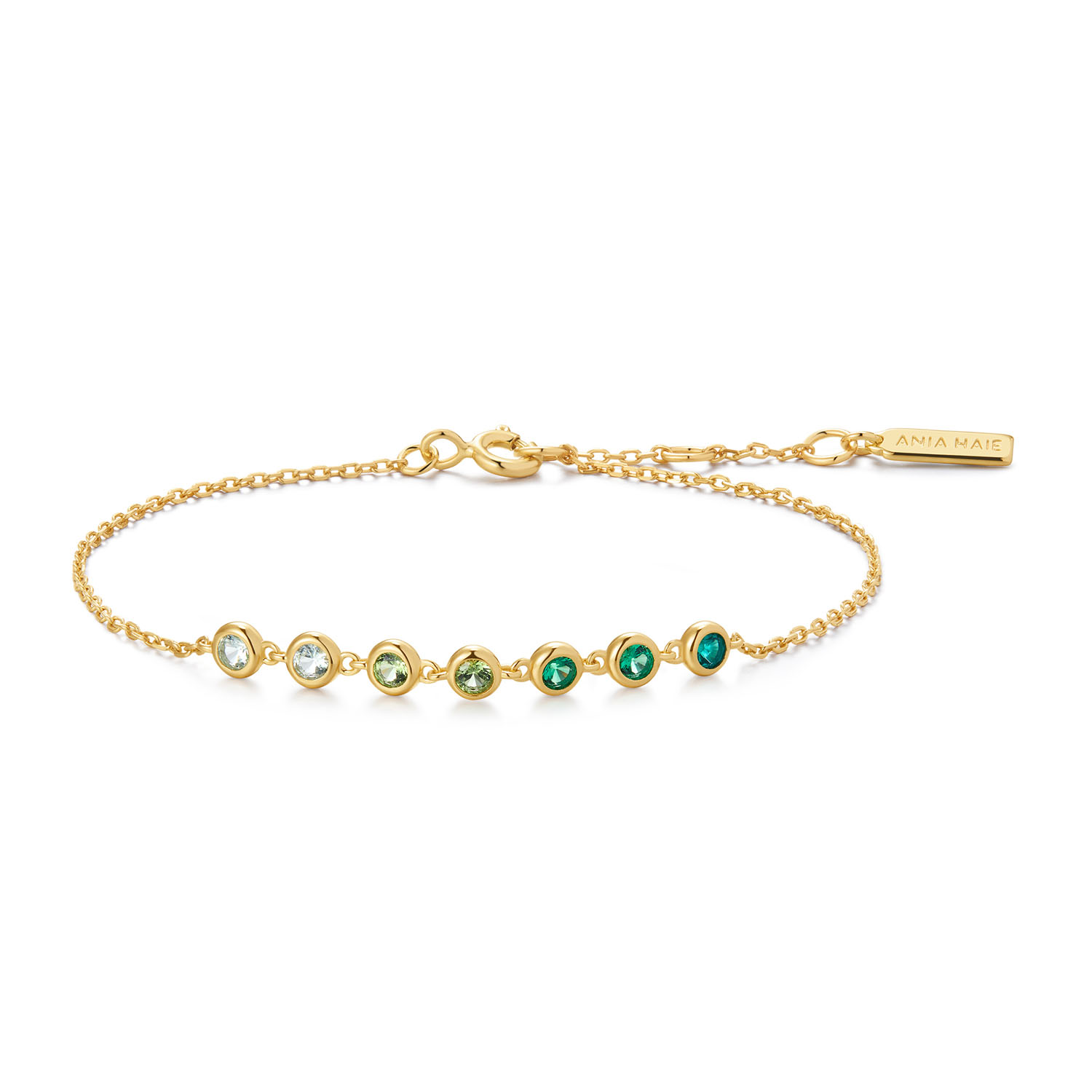 Voor wie vreugde als dagelijks ritme ziet. Zeven in een chaton gezette groene zirkonia steentjes veranderen van zacht licht naar diepe, levendige tinten. Combineer het met bijpassende armbanden en vier de serene momenten van het leven.

HET MERK
Ge&iuml;nspireerd door de laatste fashion trends is Ania Haie het toonaangevende sieradenmerk voor hoogkwalitatieve maar ook betaalbare zilveren sieraden, zonder op de kwaliteit in te leveren. Iedere collectie is gebaseerd op de laatste catwalktrends, waardoor Ania Haie snel tot h&eacute;t sieradenmerk voor stijlbewuste consumenten is verkozen. Elk sieraad wordt ontworpen om te combineren met andere sieraden waardoor je je eigen look kunt cre&euml;ren. Maar ook zijn Ania Haie sieraden opvallend genoeg om op zichzelf te dragen.

SPECIFICATIES
- Ania Haie
- Armband
- 925 zilver met gold plating
- Lengte 18,5cm
- AH B073-04G