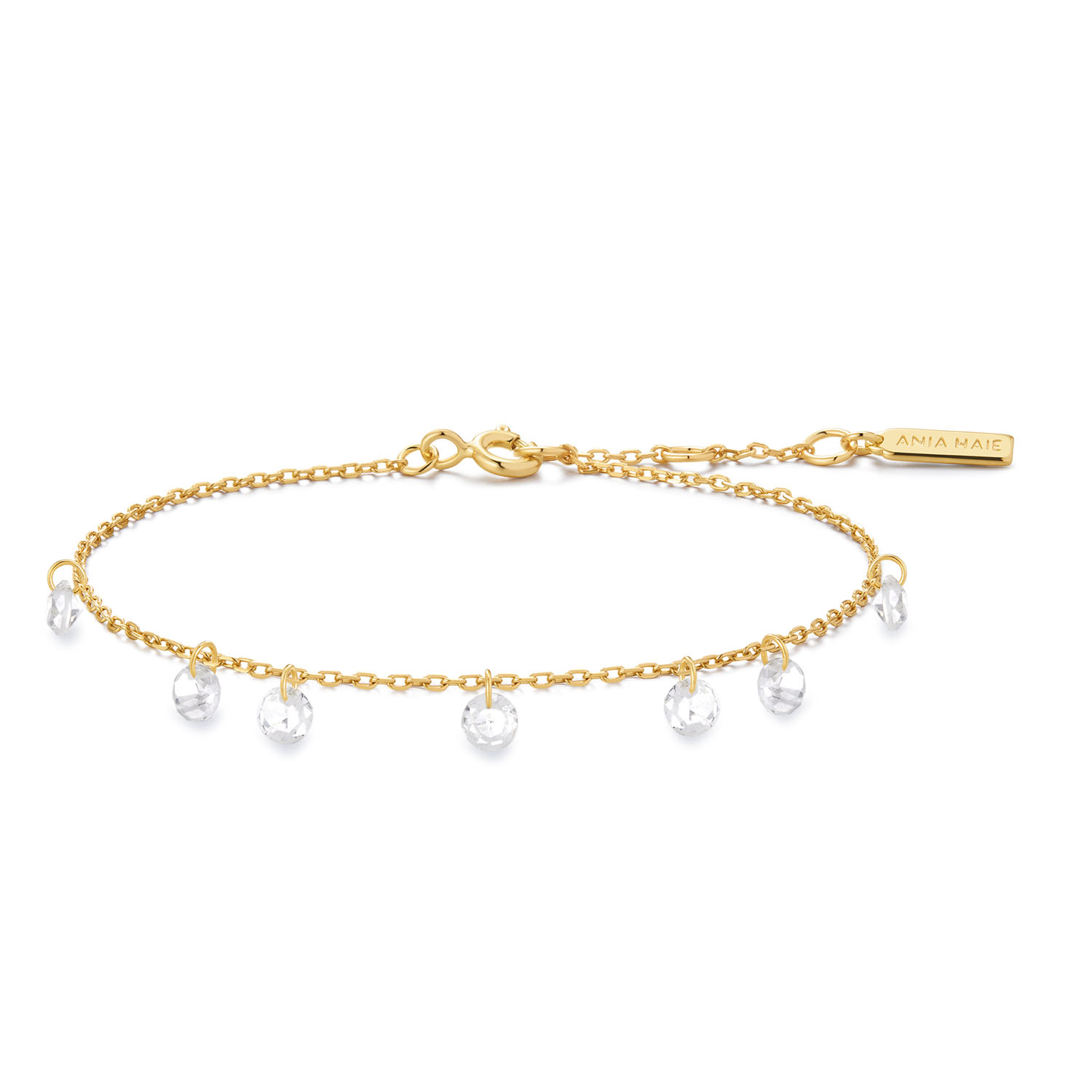Voor de romantische vrouw die de belangrijke momenten van het leven koestert. Deze armband heeft  bungelende zirkonia verdeeld over de lengte, die elk het licht weerkaatsen als dauwdruppels. Sierlijk speels en fijn draagbaar, ​​perfect om alleen te dragen of te combineren met je favoriete sieraden om je unieke verhaal te vertellen.

HET MERK
Ge&iuml;nspireerd door de laatste fashion trends is Ania Haie het toonaangevende sieradenmerk voor hoogkwalitatieve maar ook betaalbare zilveren sieraden, zonder op de kwaliteit in te leveren. Iedere collectie is gebaseerd op de laatste catwalktrends, waardoor Ania Haie snel tot h&eacute;t sieradenmerk voor stijlbewuste consumenten is verkozen. Elk sieraad wordt ontworpen om te combineren met andere sieraden waardoor je je eigen look kunt cre&euml;ren. Maar ook zijn Ania Haie sieraden opvallend genoeg om op zichzelf te dragen.

SPECIFICATIES
- Ania Haie
- Armband
- 925 zilver met gold plating
- Lengte 18,5cm
- AH B074-05G