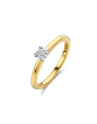 De Bico Quattro ring, modelnummer 707311006, beschikt over een schitterende 1 x 0.06 crt G/Vsi diamant. Deze gouden ring straalt elegantie en verfijning uit. Draag deze ring als een opvallend sieraad op elke vinger die je wenst, solo voor een minimalistische look of samen met andere ringen voor een gedurfde statement.