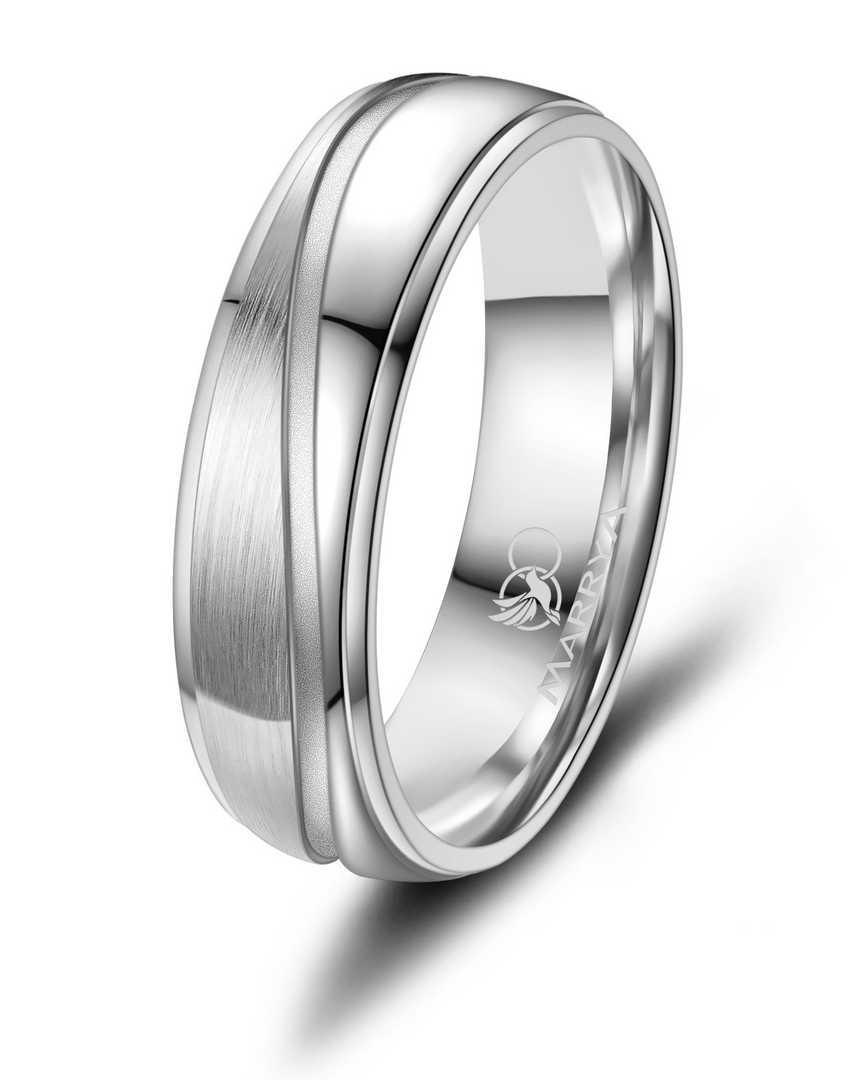 Deze roestvrijstalen ring, modelnummer H-ES-26-68, behoort tot de categorie "JEWEL" en is een "RING" van maat 68. Het strakke ontwerp maakt het een veelzijdig sieraad, perfect voor dagelijks gebruik of speciale gelegenheden. Draag het als statement accessoire aan je ringvinger of combineer het met andere ringen voor een gelaagde look.