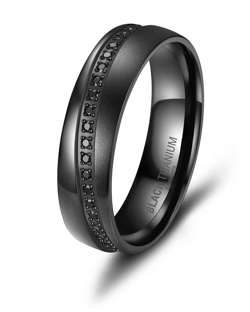 De Black Titanium Ring MT 59 (modelnummer D-BT-08-59) is een stijlvolle en duurzame sieraad binnen de categorie JEWEL en type RING. Deze zwarte ring biedt een moderne uitstraling en past perfect bij zowel casual als formele outfits. Draag de ring afzonderlijk voor een minimalistische look of combineer met andere ringen voor een gedurfde statement-stijl.