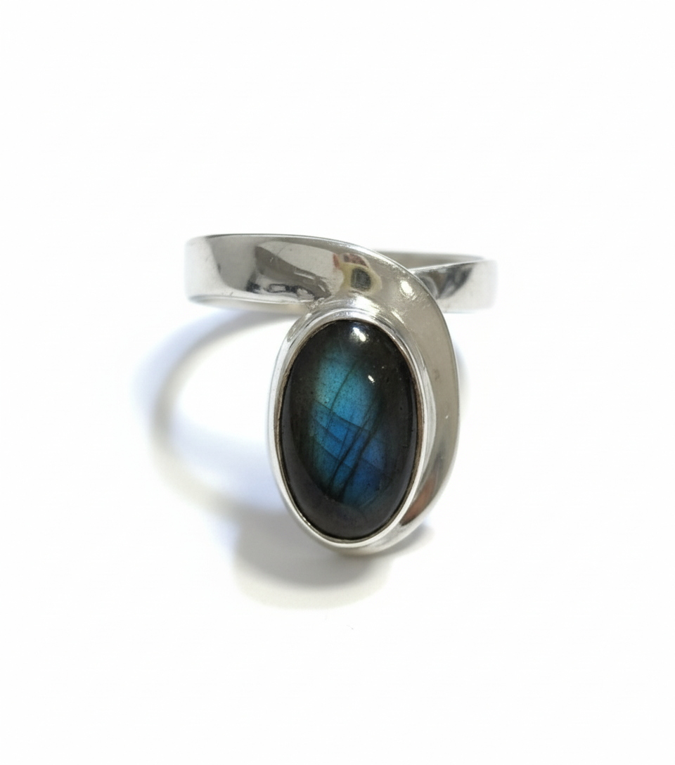 Zilveren ring met labradorite