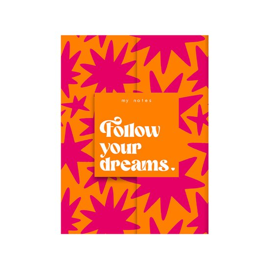 Ontdek het perfecte notitieboekje voor al jouw idee&euml;n! Of je nu je gedachten, to-do's of dromen wilt opschrijven, dit A5-notitieboekje is er om jouw dag net dat beetje leuker te maken. Dankzij de gelineerde pagina's schrijf je alles overzichtelijk op. De magneetsluiting houdt alles handig bij elkaar en de luxe bewaarenvelop beschermt ook je losse notities. En als extraatje: tussen de pagina's vind je positieve quotes die je blijven inspireren.