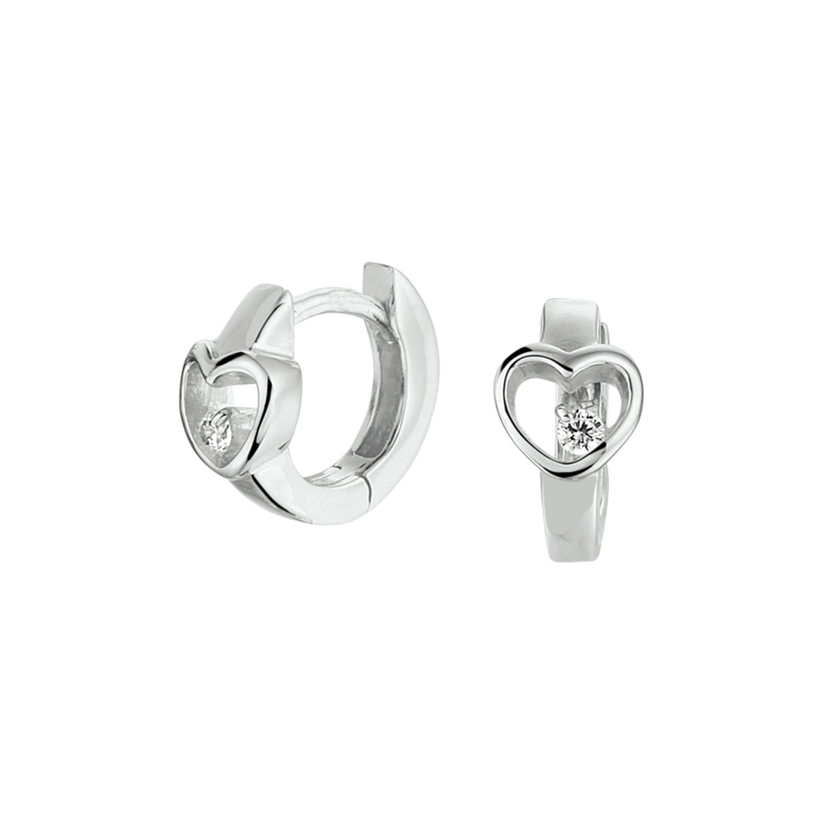 Gerhodineerd 925 zilveren klapoorringen uitgevoerd met een hartje en een heldere zirkonia. De oorringen hebben een afmeting van 10.5x6mm.