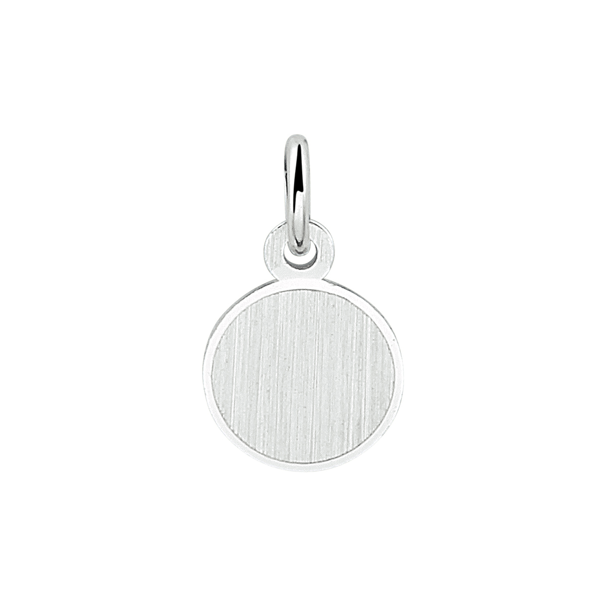 Gerhodineerd 925 zilveren ronde graveerhanger met een mat/gediamanteerde afwerking. De hanger heeft een totale hoogte van 1.2cm, een diameter van 7mm en een dikte van 0.6mm.