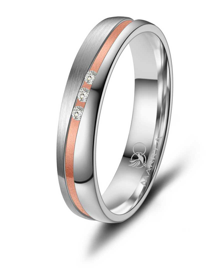 De TITANIUM RING BICOLOR MT 56, modelnummer D-TI-45-56, is een stijlvolle bicolor ring van het materiaal titanium. Ideaal als statement sieraad voor dagelijks gebruik of speciale gelegenheden. Combineer het met andere sieraden van dezelfde toon voor een elegante uitstraling. Perfect te dragen aan elke vinger voor persoonlijke stijl. Categorie: Jewel, Type: Ring.