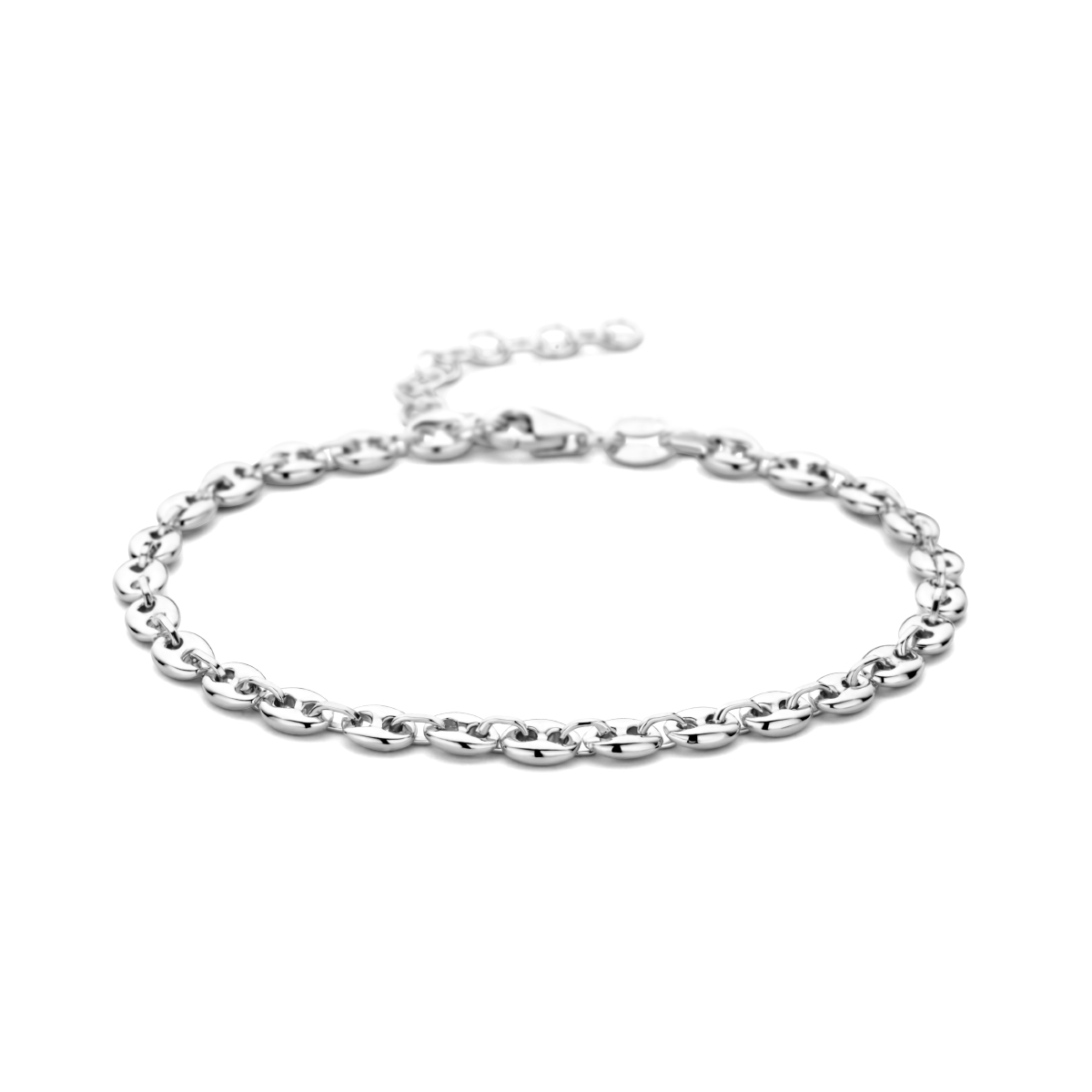 Gerhodineerd 925 zilveren koffieboon armband uitgevoerd met een karabijnsluiting. De armband heeft een draaglengte van 16cm en een extensie van 3cm. De schakelbreedte is 3.7mm.
