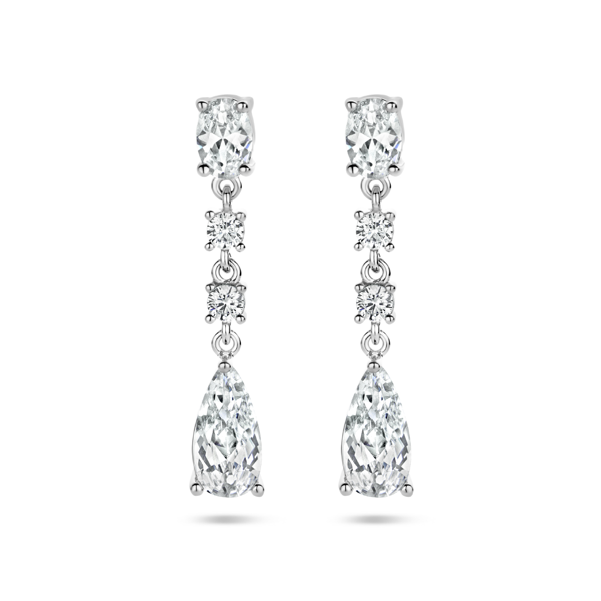 Gerhodineerd 925 oorhangers uitgevoerd met zirkonia. De oorhangers hebben een totale hoogte van 30mm.
